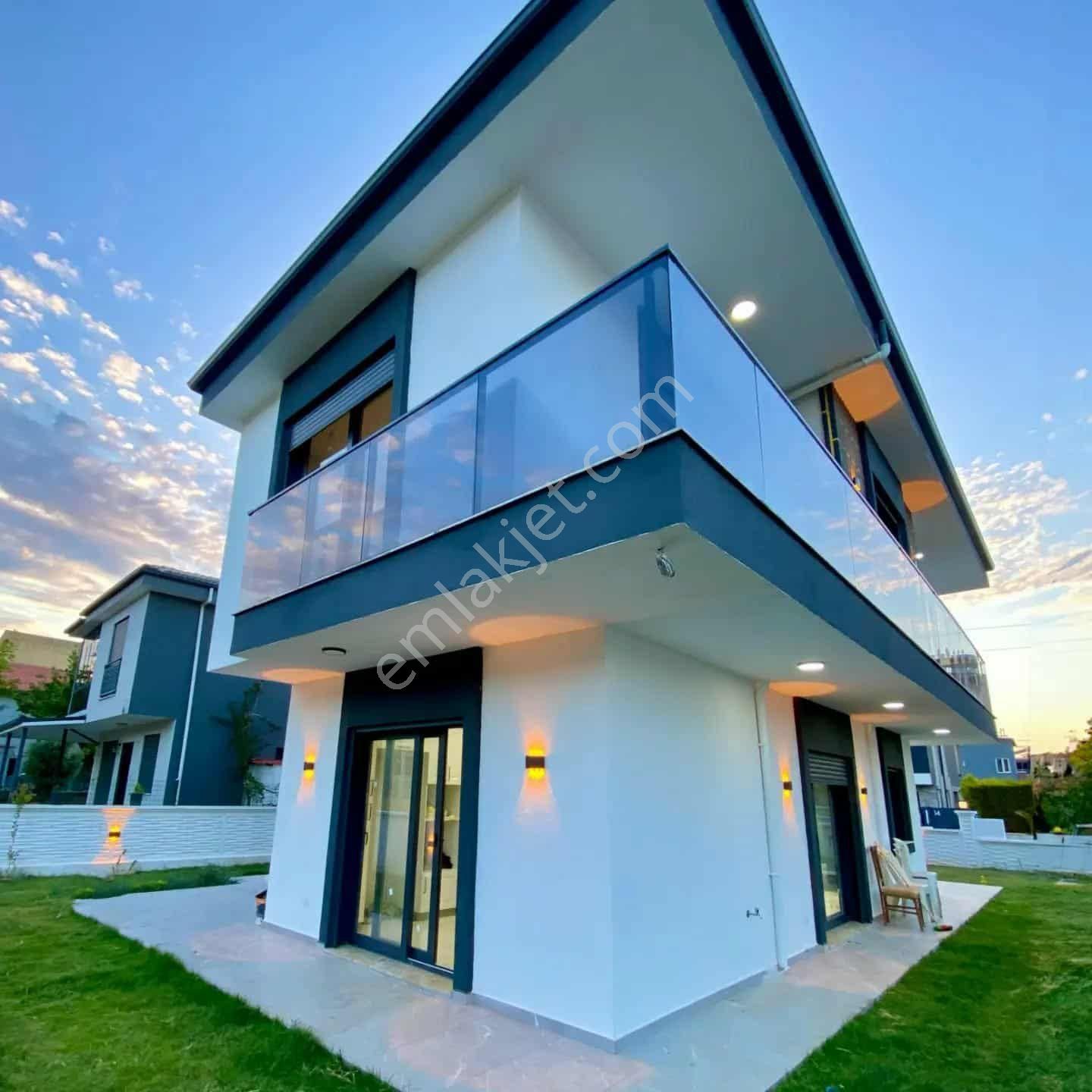 Kevser Alak'tan Denize Çok Yakın Güzelçamlı'da Satılık Villa - Görsel 24