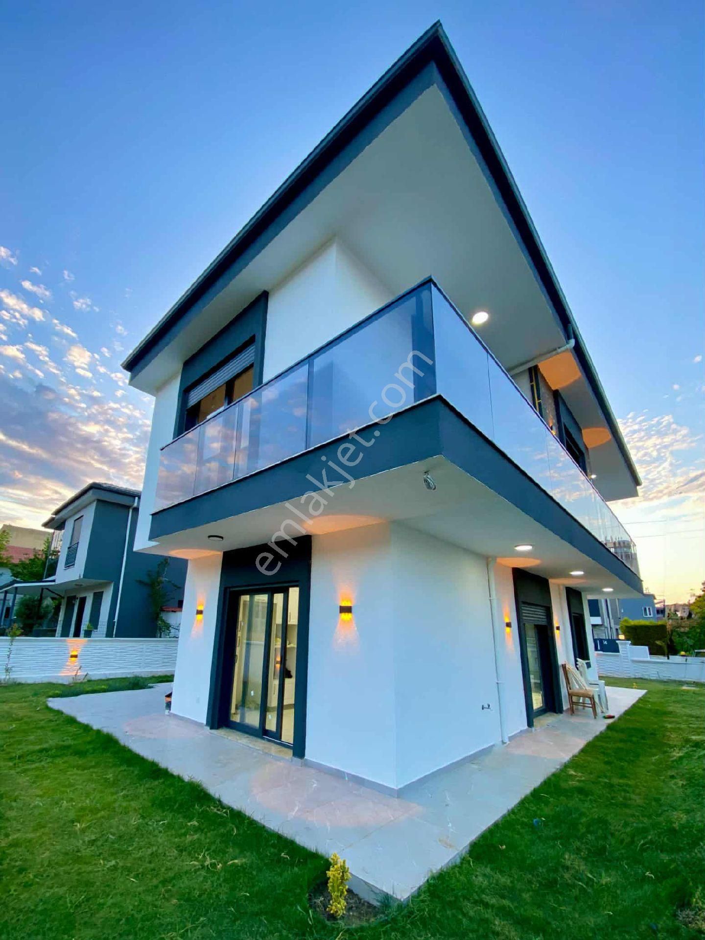 Kevser Alak'tan Denize Çok Yakın Güzelçamlı'da Satılık Villa - Görsel 29