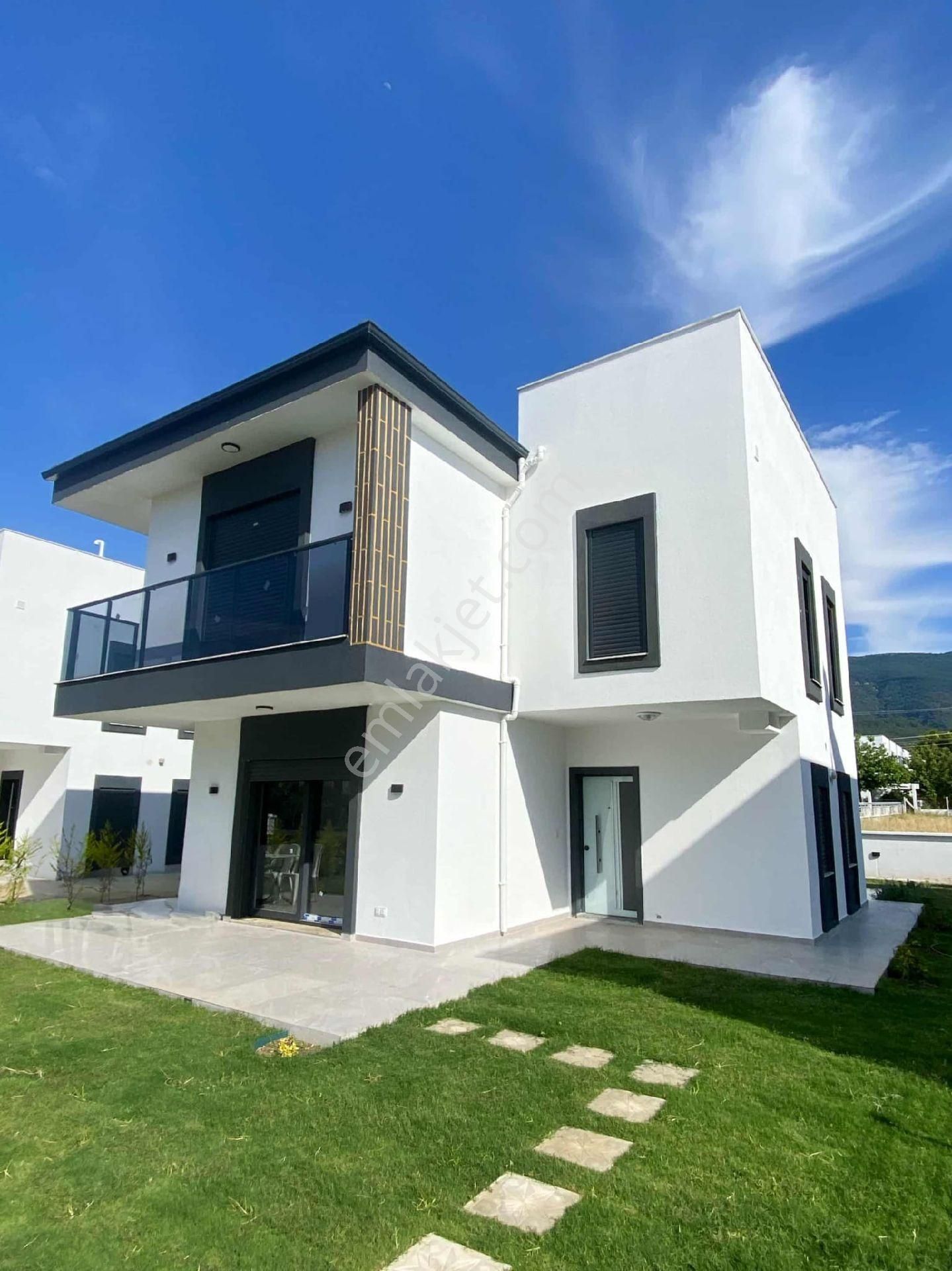 Kevser Alak'tan Denize Çok Yakın Güzelçamlı'da Satılık Villa - Görsel 4