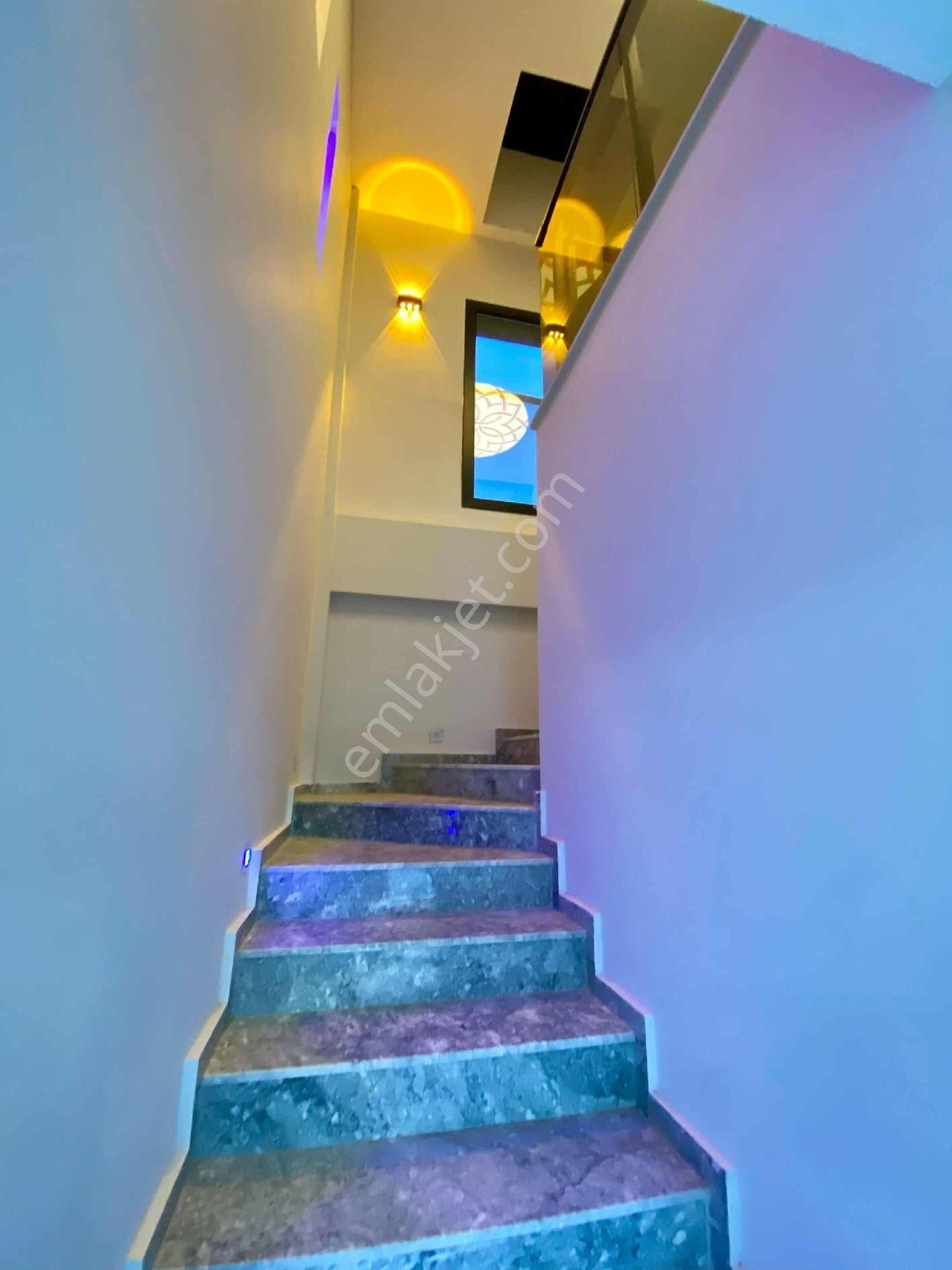 Kevser Alak'tan Denize Çok Yakın Güzelçamlı'da Satılık Villa - Görsel 9