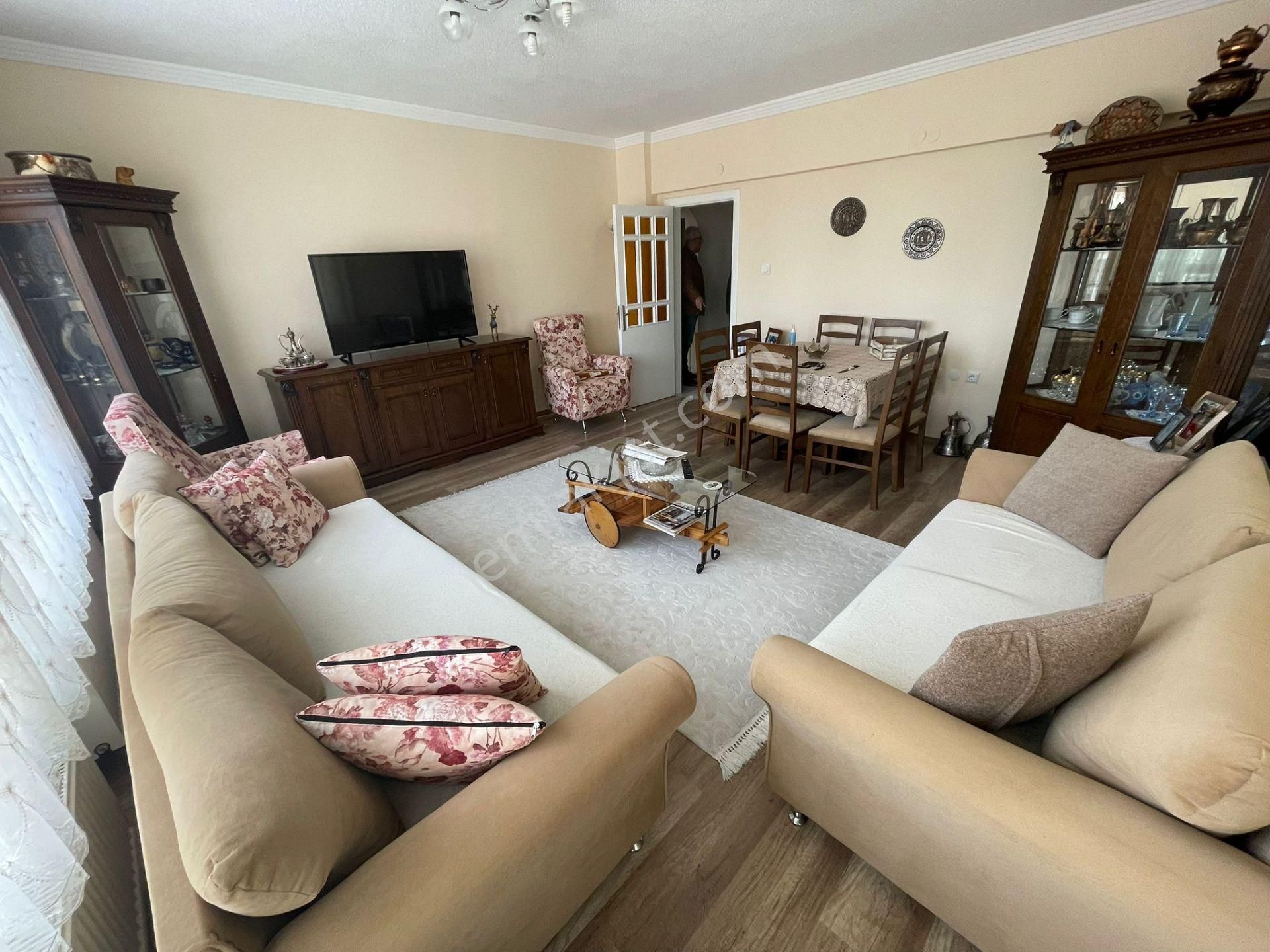 Atanora Vadi'den Trt Panora Yakını Ara Kat 3 Cephe Geniş Metraj 2+1 - Görsel 7