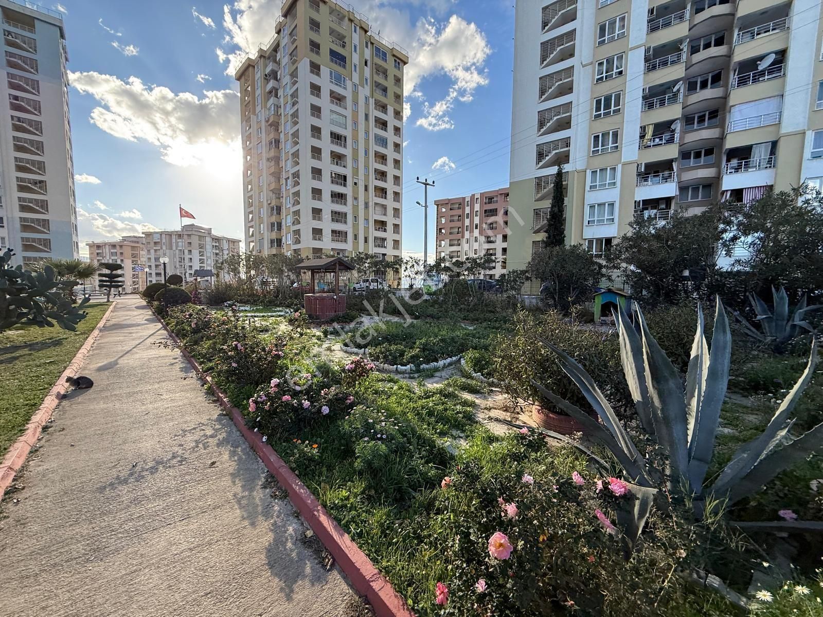 Kuşadası Avm Karşisı Ruhsatlı Satılık - Görsel 21