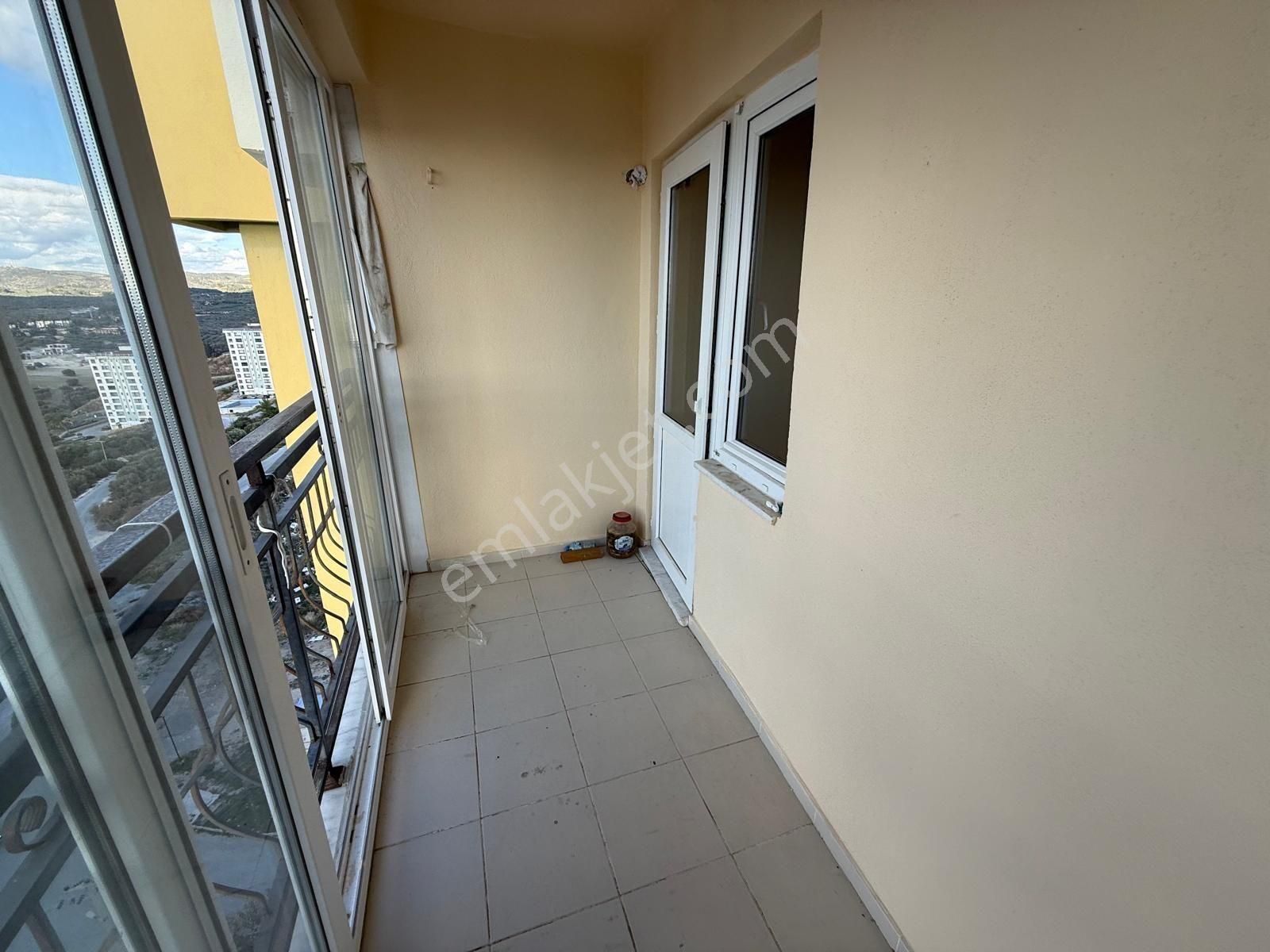 Kuşadası Avm Karşisı Ruhsatlı Satılık - Görsel 15