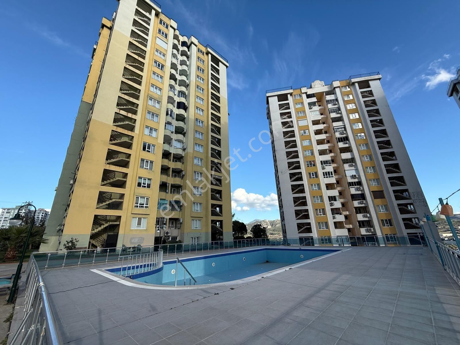 Kuşadası Avm Karşisı Ruhsatlı Satılık - Görsel 23