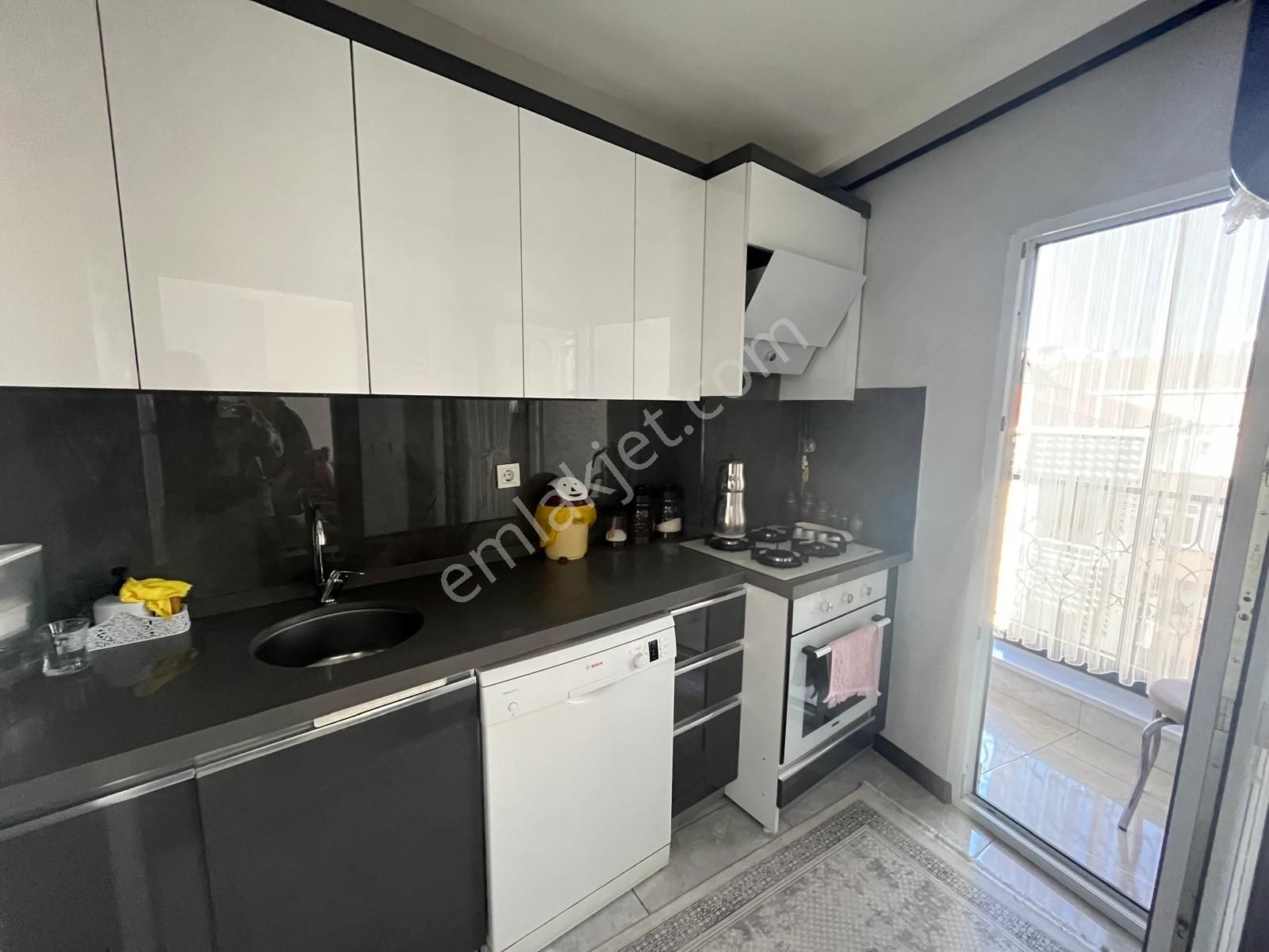 Serkan Gayrimenkulden Bahçelievler Hürritte 4+1 2 Yıllık Dubleks - Görsel 4