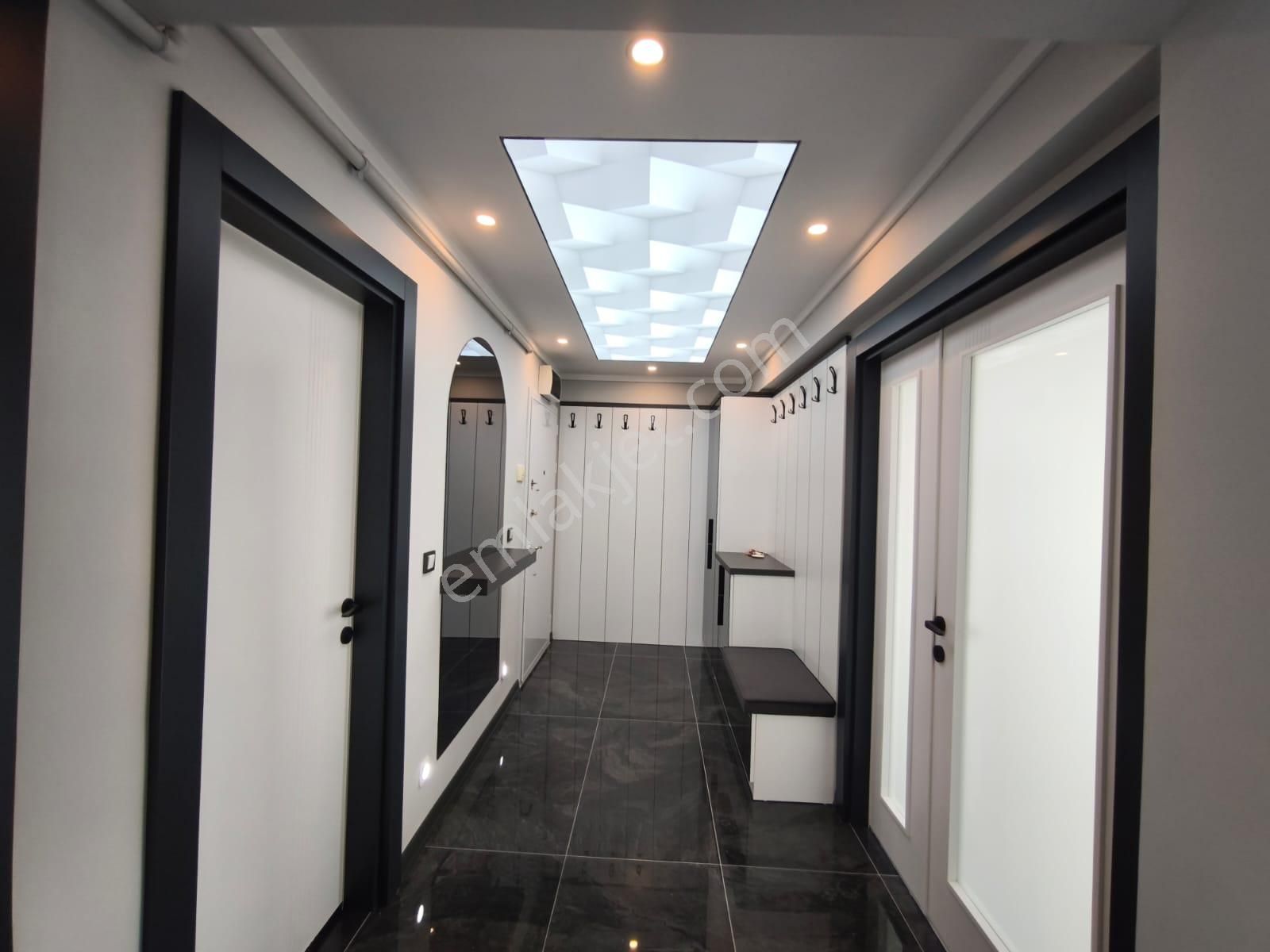 Atanora Vadi'den 2 Banyolu Cadde Yakını Lüks Yapılı Manzaralı 3+1 - Görsel 11