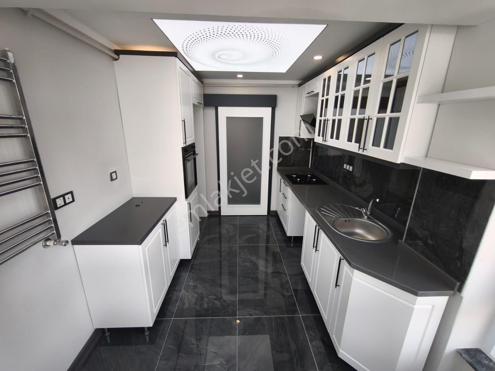 Atanora Vadi'den 2 Banyolu Cadde Yakını Lüks Yapılı Manzaralı 3+1 - Görsel 30