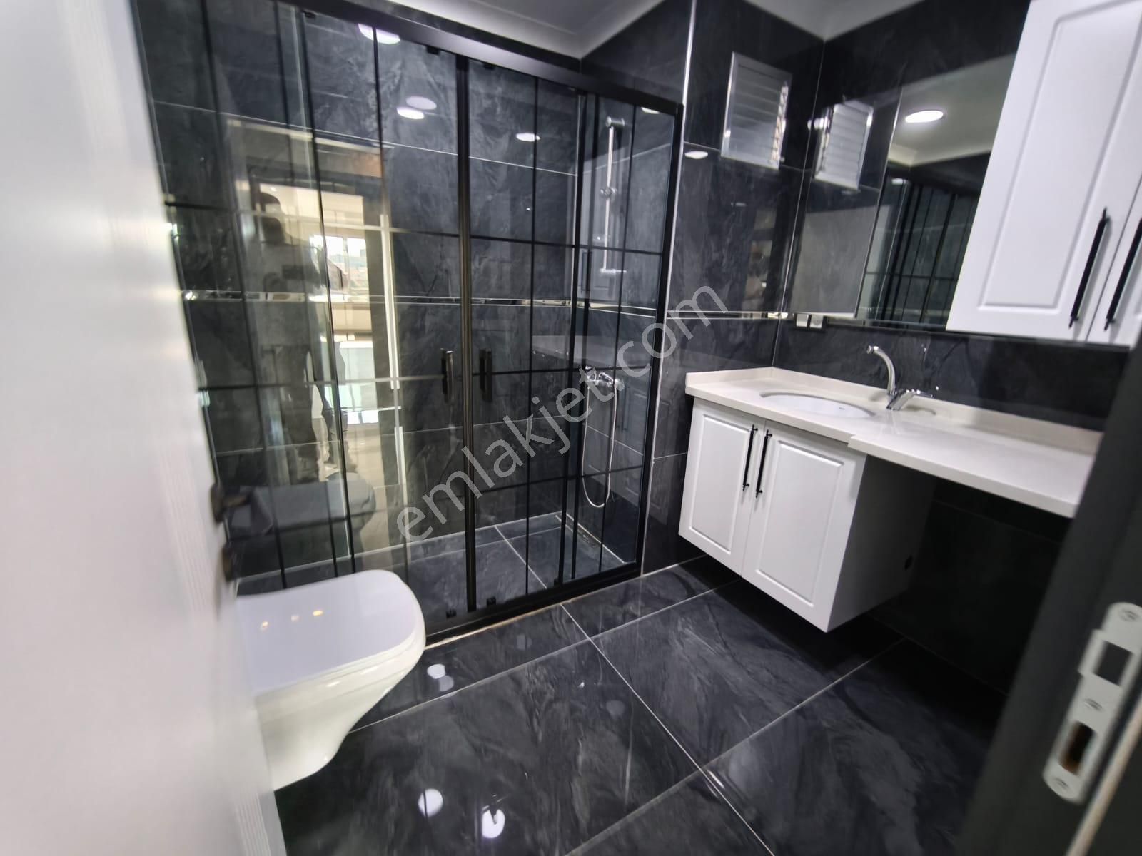 Atanora Vadi'den 2 Banyolu Cadde Yakını Lüks Yapılı Manzaralı 3+1 - Görsel 18