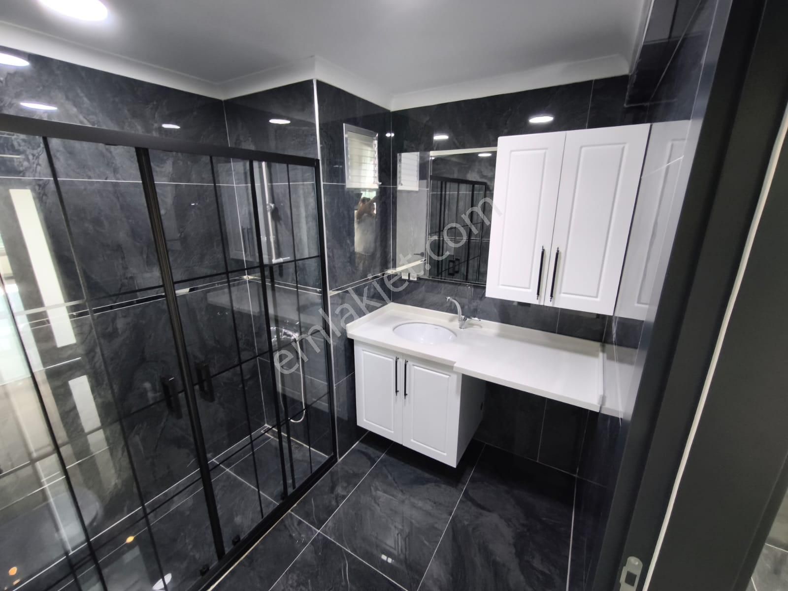 Atanora Vadi'den 2 Banyolu Cadde Yakını Lüks Yapılı Manzaralı 3+1 - Görsel 17