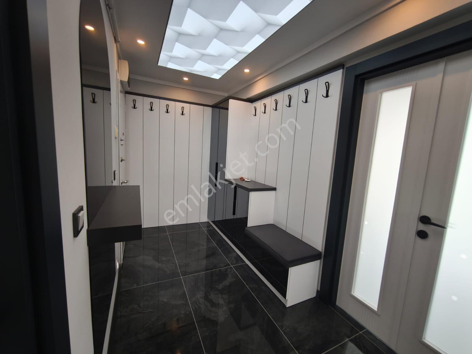 Atanora Vadi'den 2 Banyolu Cadde Yakını Lüks Yapılı Manzaralı 3+1 - Görsel 9