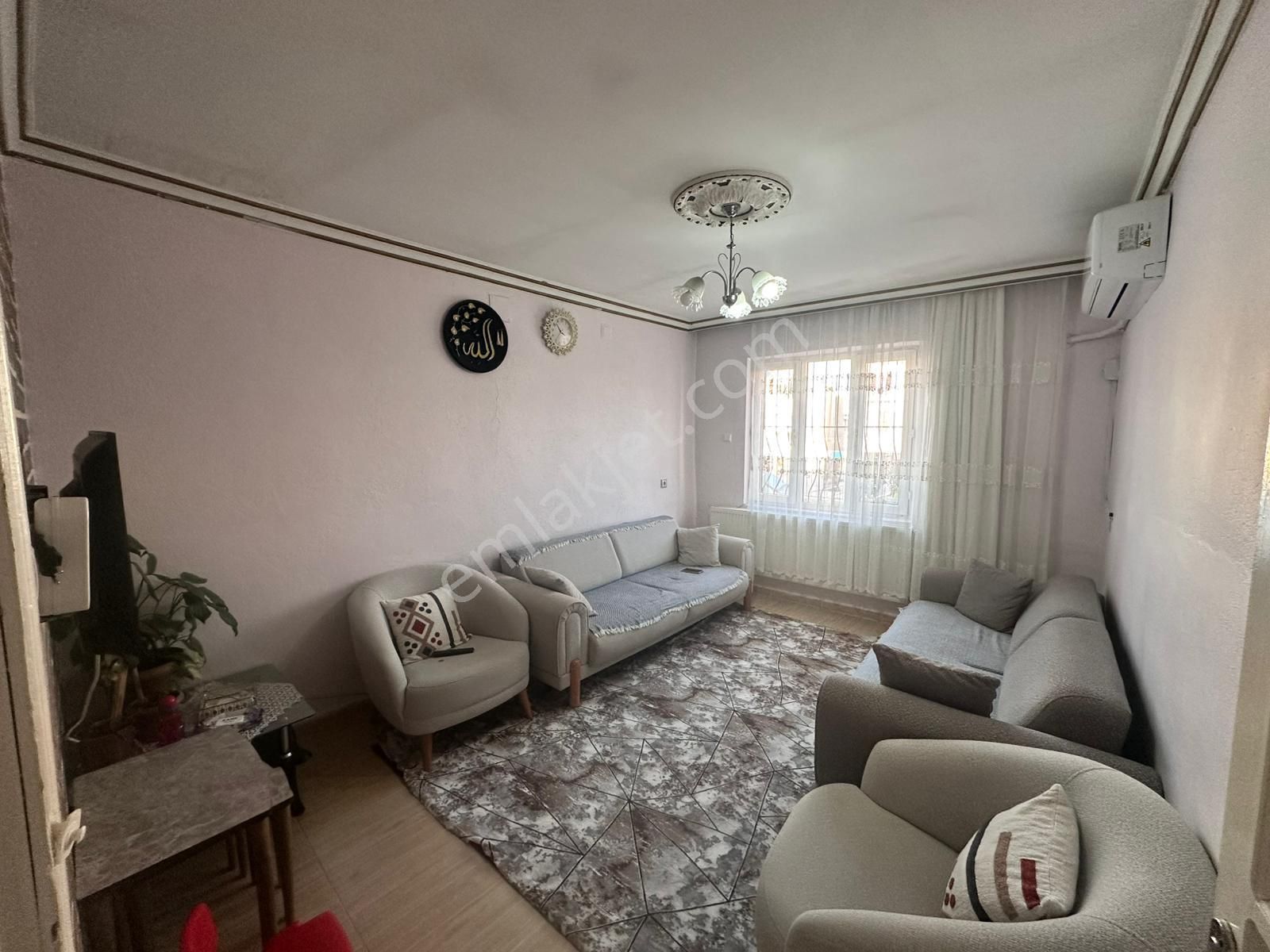 60.yıl Mahallesi 2+1 Kattan Bölme