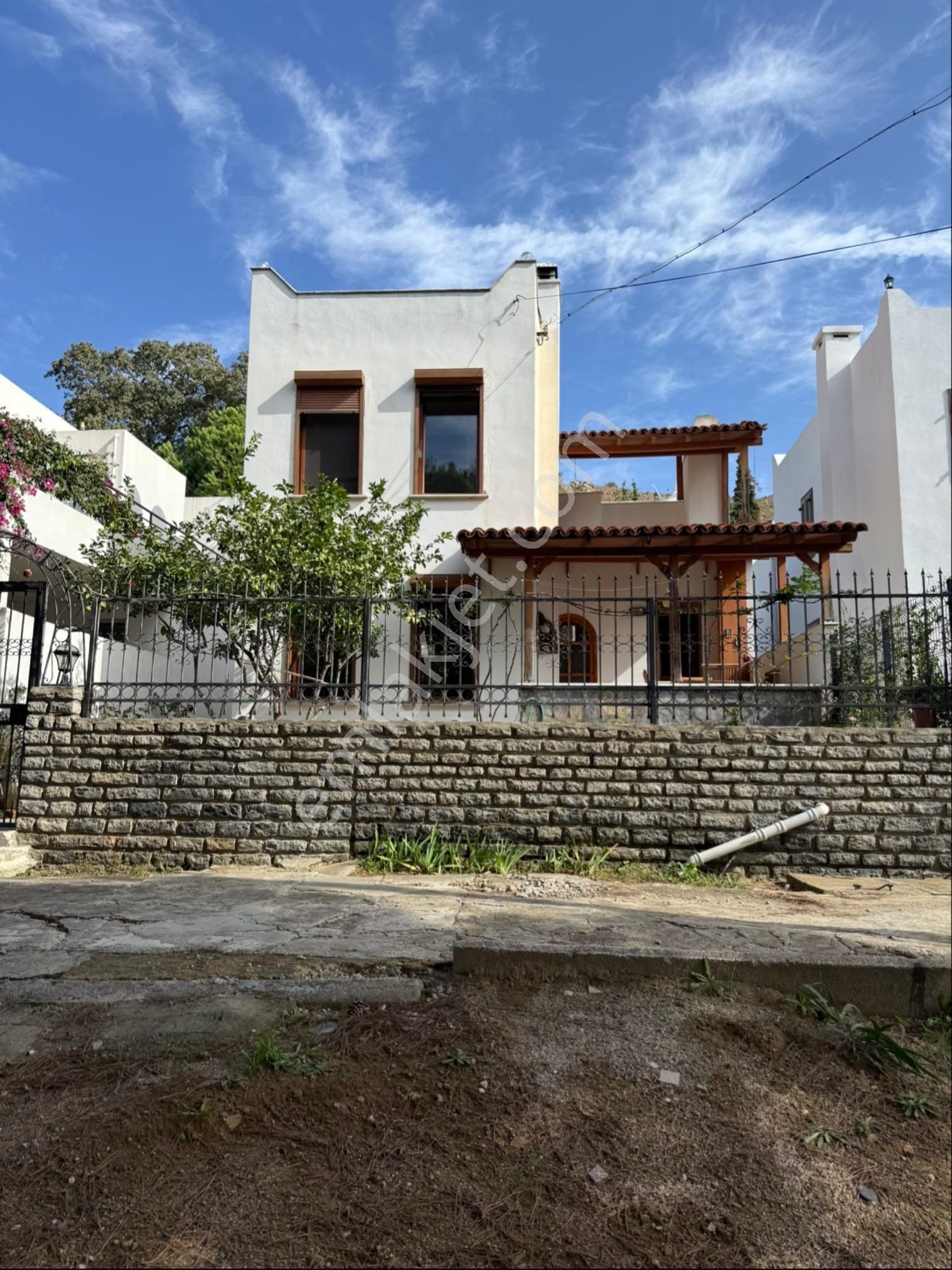 Tayman'dan Kadıkalesi'nde Özel Plajlı Sitede Dubleks