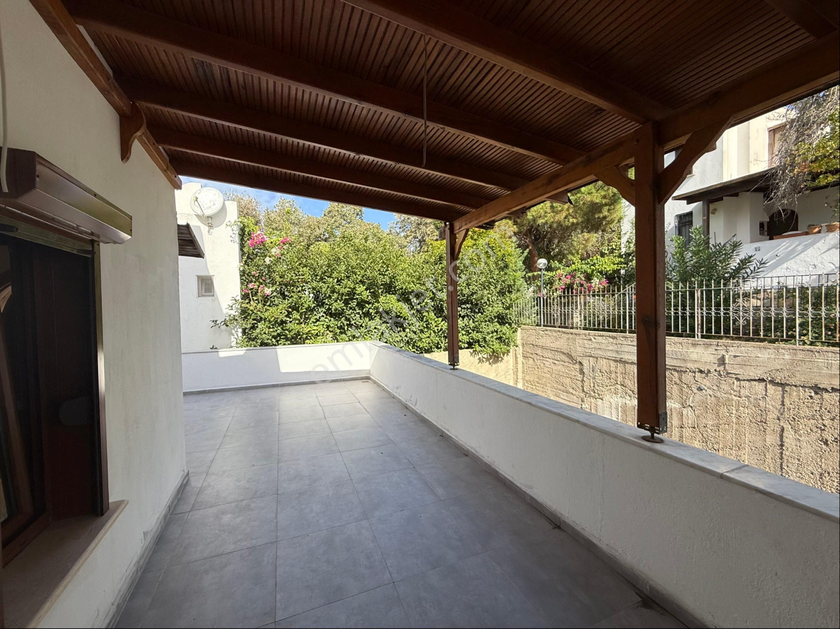 Tayman'dan Kadıkalesi'nde Özel Plajlı Sitede Dubleks - Görsel 4