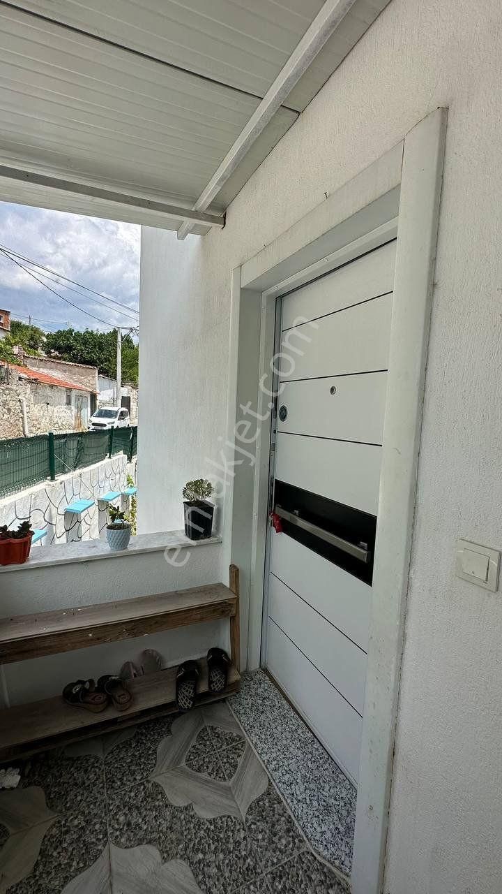 Alıağa Şakran’da 4 Cephelı, Bahçelı, Full Eşyalı Müstakıl Trıpleks Vılla - Görsel 23