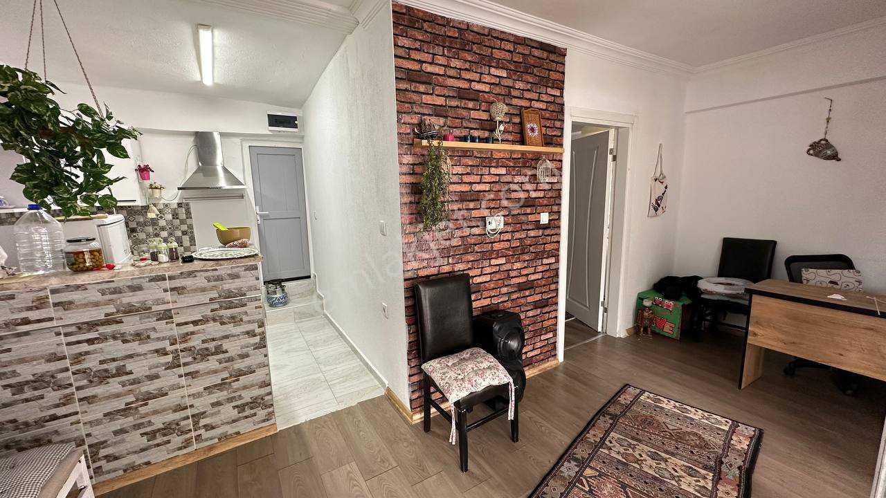 Alıağa Şakran’da 4 Cephelı, Bahçelı, Full Eşyalı Müstakıl Trıpleks Vılla - Görsel 31