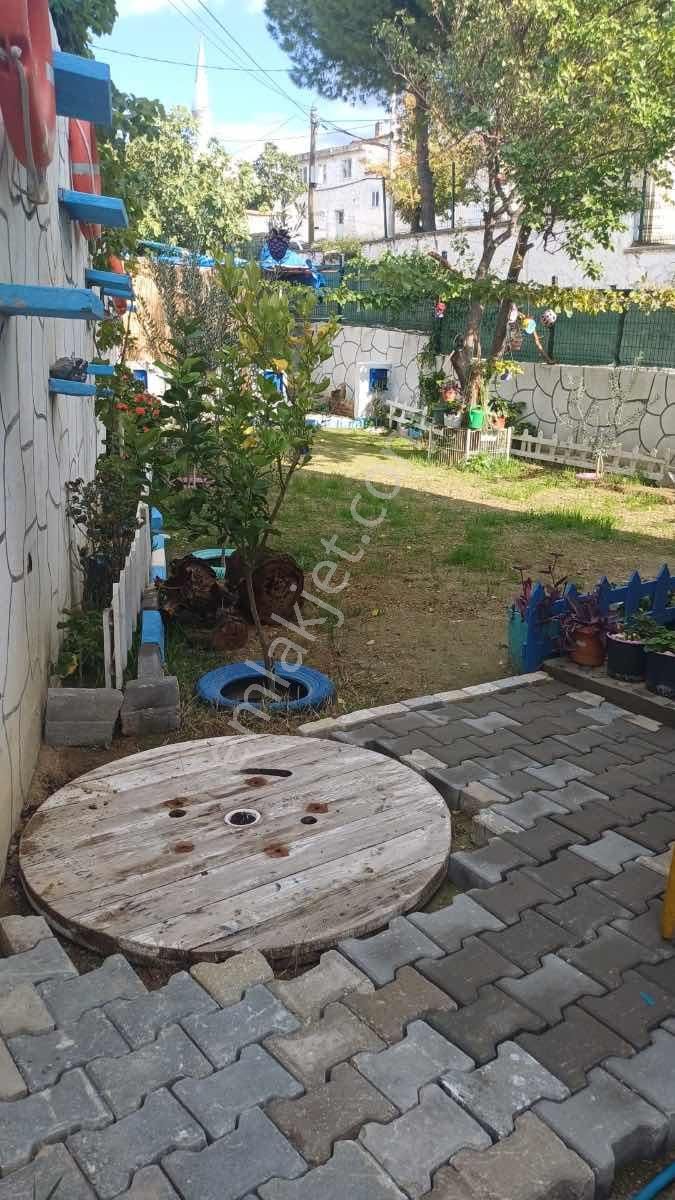 Alıağa Şakran’da 4 Cephelı, Bahçelı, Full Eşyalı Müstakıl Trıpleks Vılla - Görsel 8