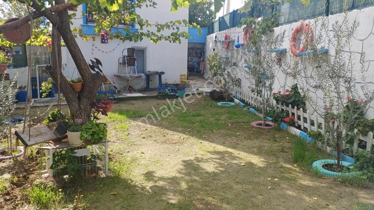 Alıağa Şakran’da 4 Cephelı, Bahçelı, Full Eşyalı Müstakıl Trıpleks Vılla - Görsel 9