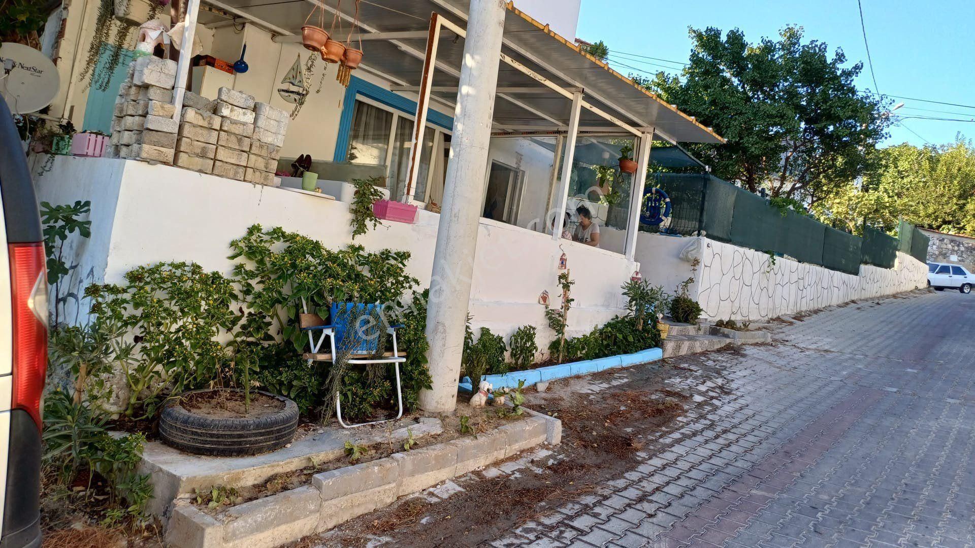 Alıağa Şakran’da 4 Cephelı, Bahçelı, Full Eşyalı Müstakıl Trıpleks Vılla - Görsel 25