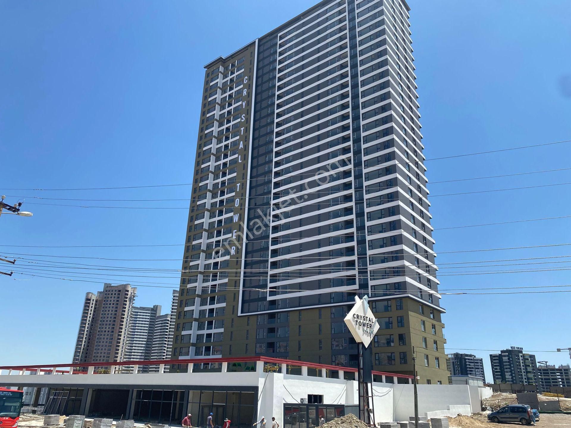 Atanora Vadi'den Crystal Tower 'de Yüksek Katta Manzaralı Lüks 2+1 Daire