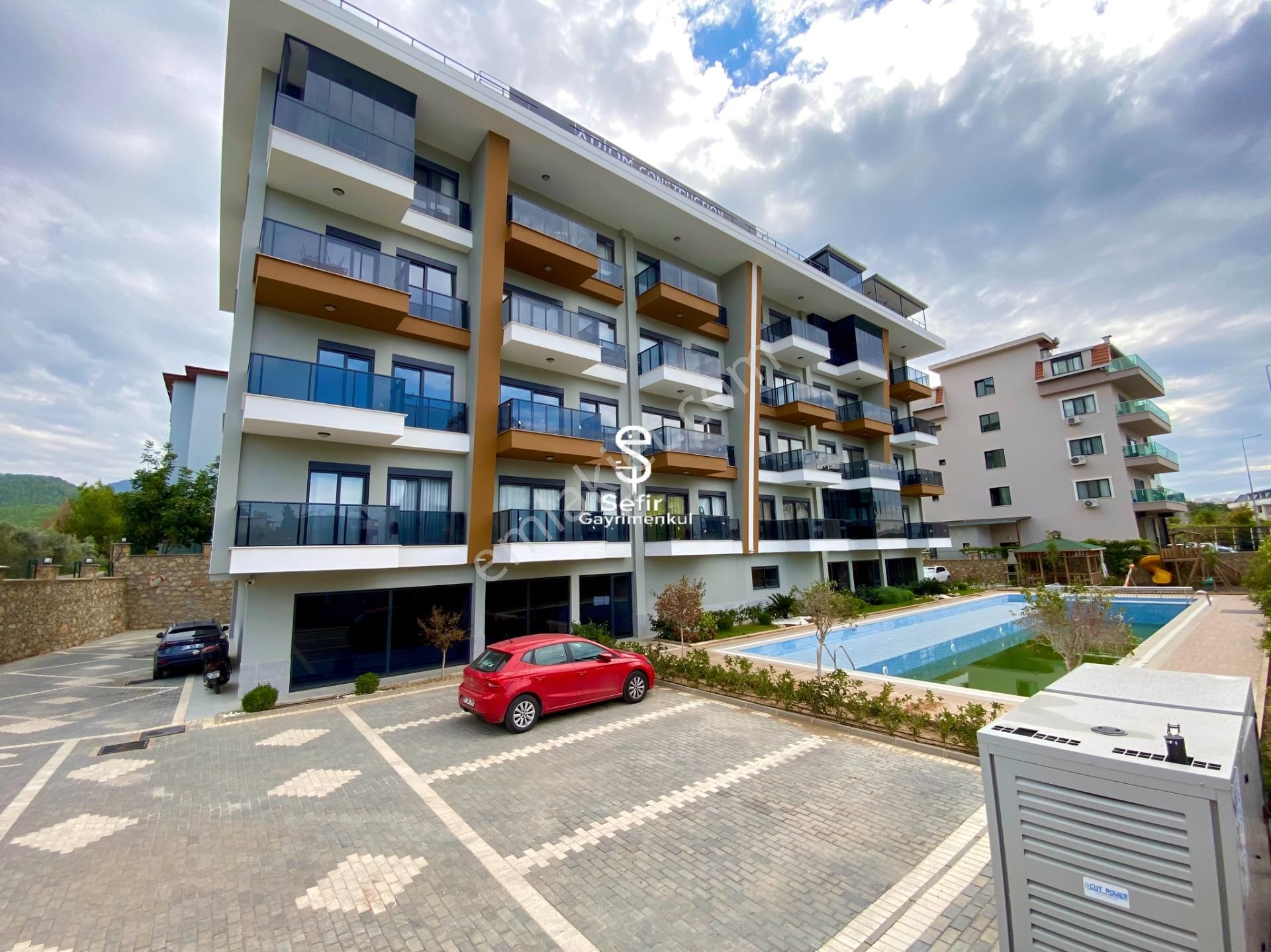 Alanya Oba'da Full Aktiviteli 1+1 Satılık Eşyasız Sıfır Daire