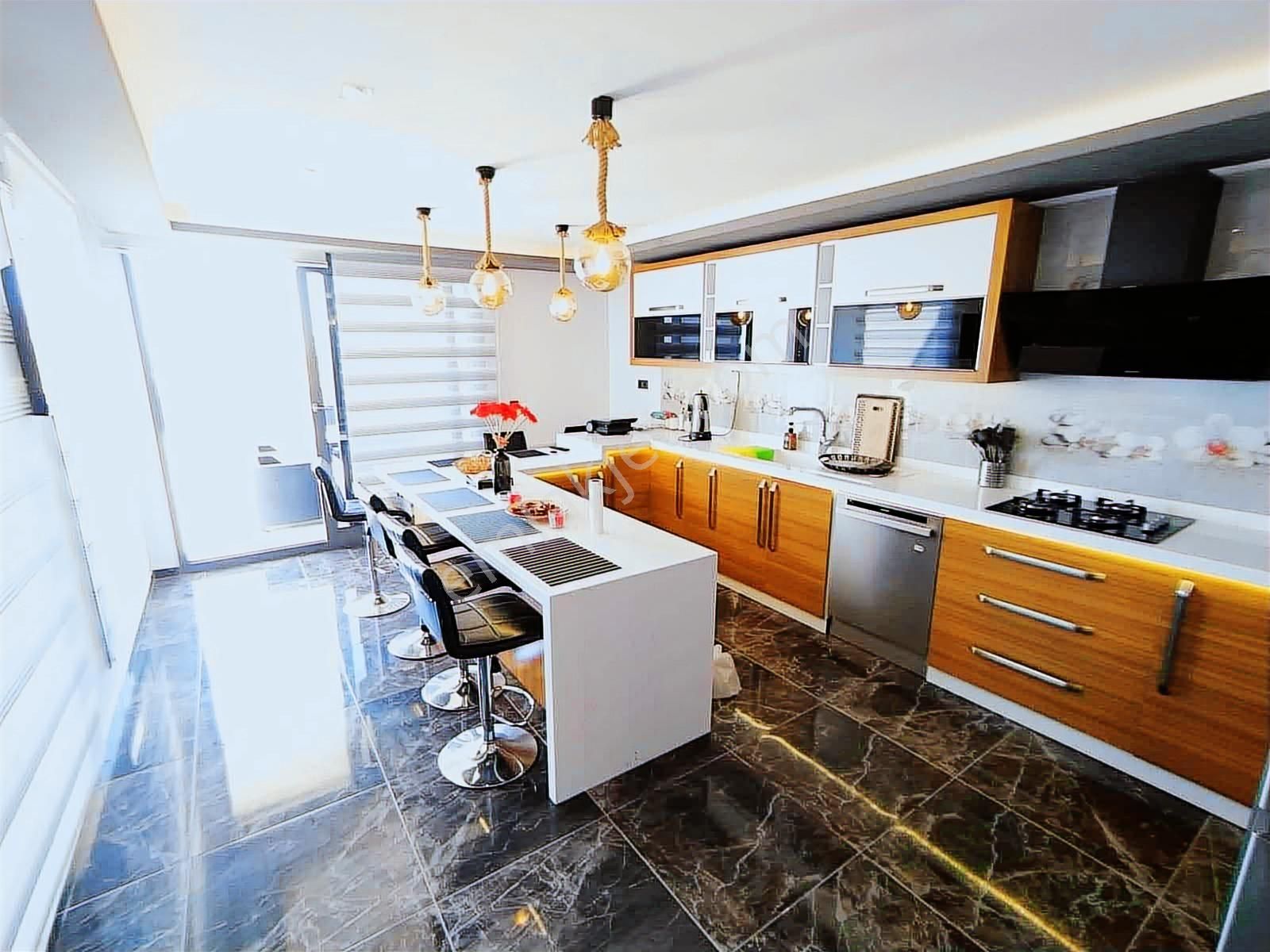 1 Dönüm İçinde 7+2 Malikane Sauna Açık Kapalı Havuz Müştemilat - Görsel 23