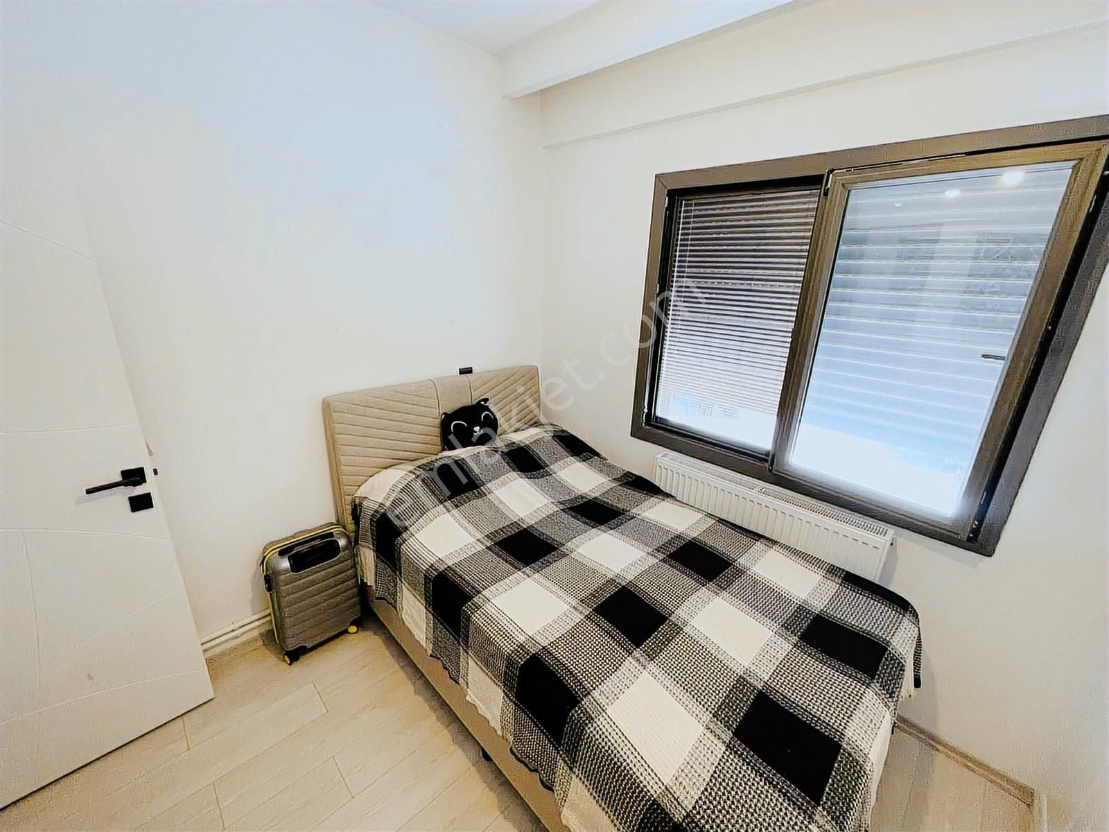 Havuz'lu Site Arakat Kapalı Otoparklı 3+1 Manzaralı - Görsel 17