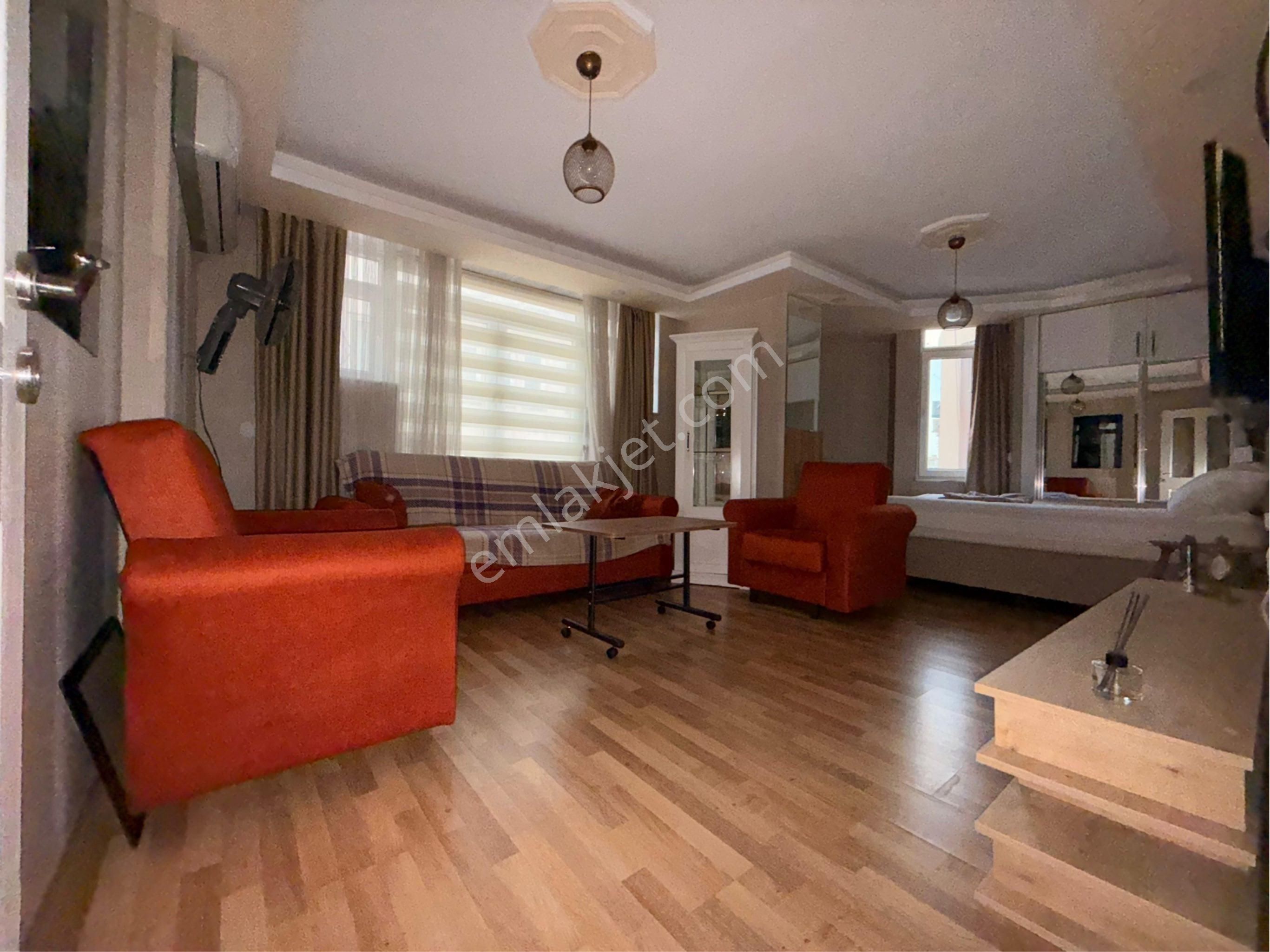 Güzel Konumda Asansörlü Ayrı Mutfaklı 1+1