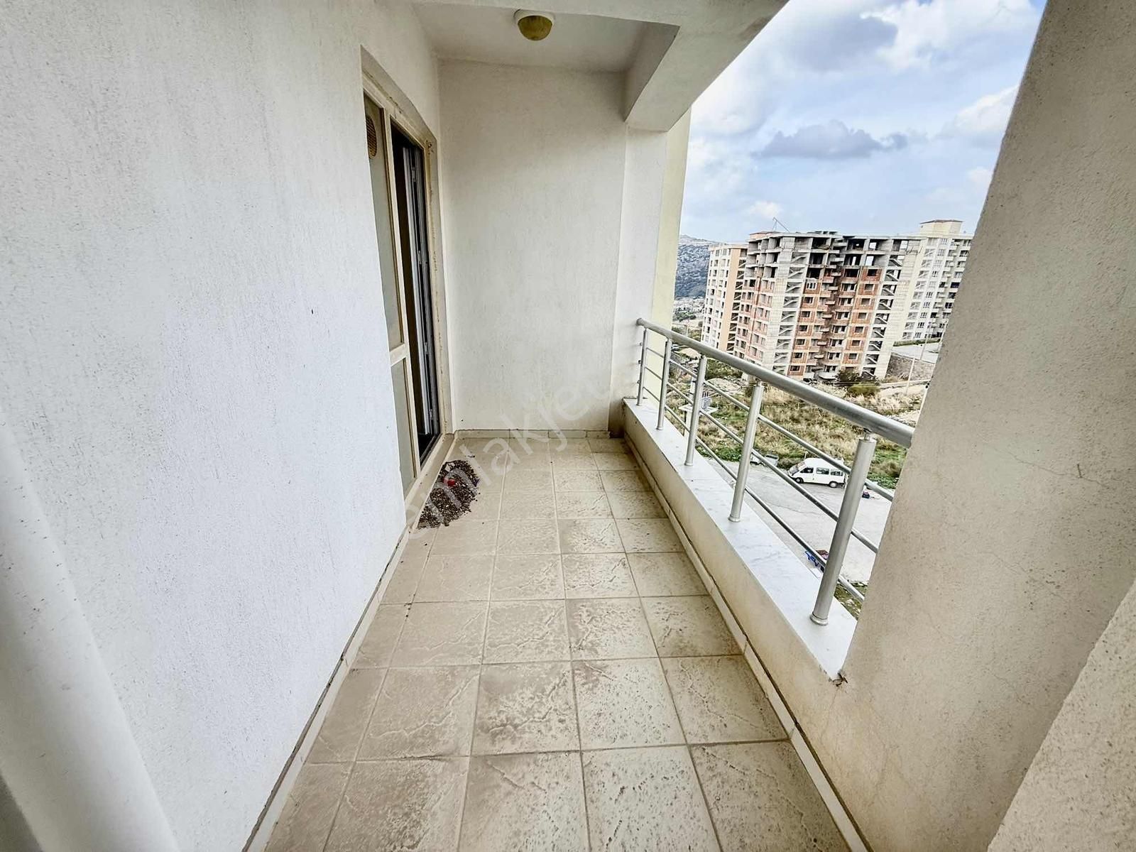 Uydukent Kumru Sitesi Çift Asansörlü Dairede Hiç Oturulmamış - Görsel 28