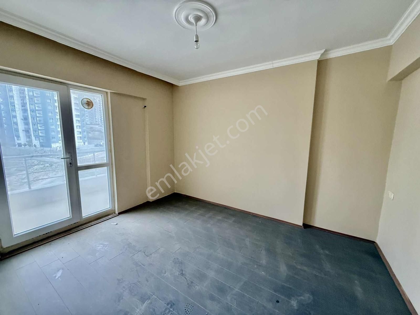 Uydukent Kumru Sitesi Çift Asansörlü Dairede Hiç Oturulmamış - Görsel 10