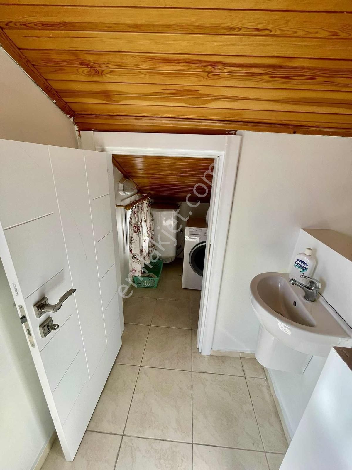 Havuzlu Site İçinde 4+1 Masrafsız Bahçeli Villa - Görsel 15