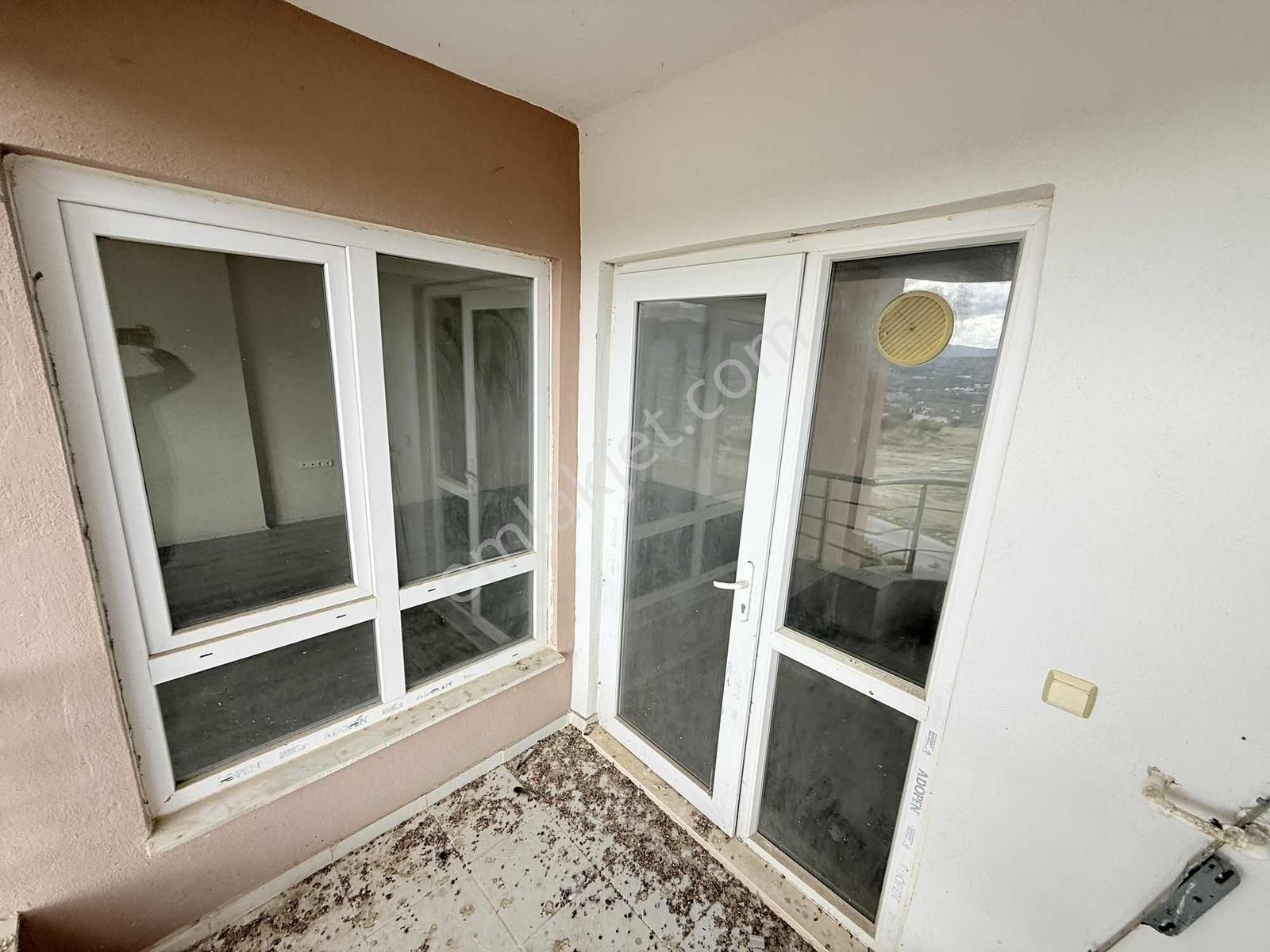 Uydukent Önüne Pazar Kurulan Dolmuş Geçen 2+1 Daire - Görsel 35