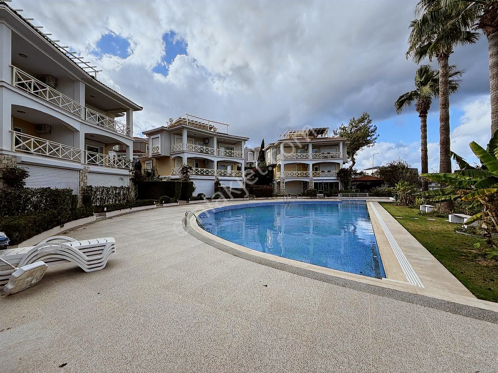 Güvenlikli Site Tek Müstakil İstenirse Özel Havuz Yapılabilir - Görsel 17