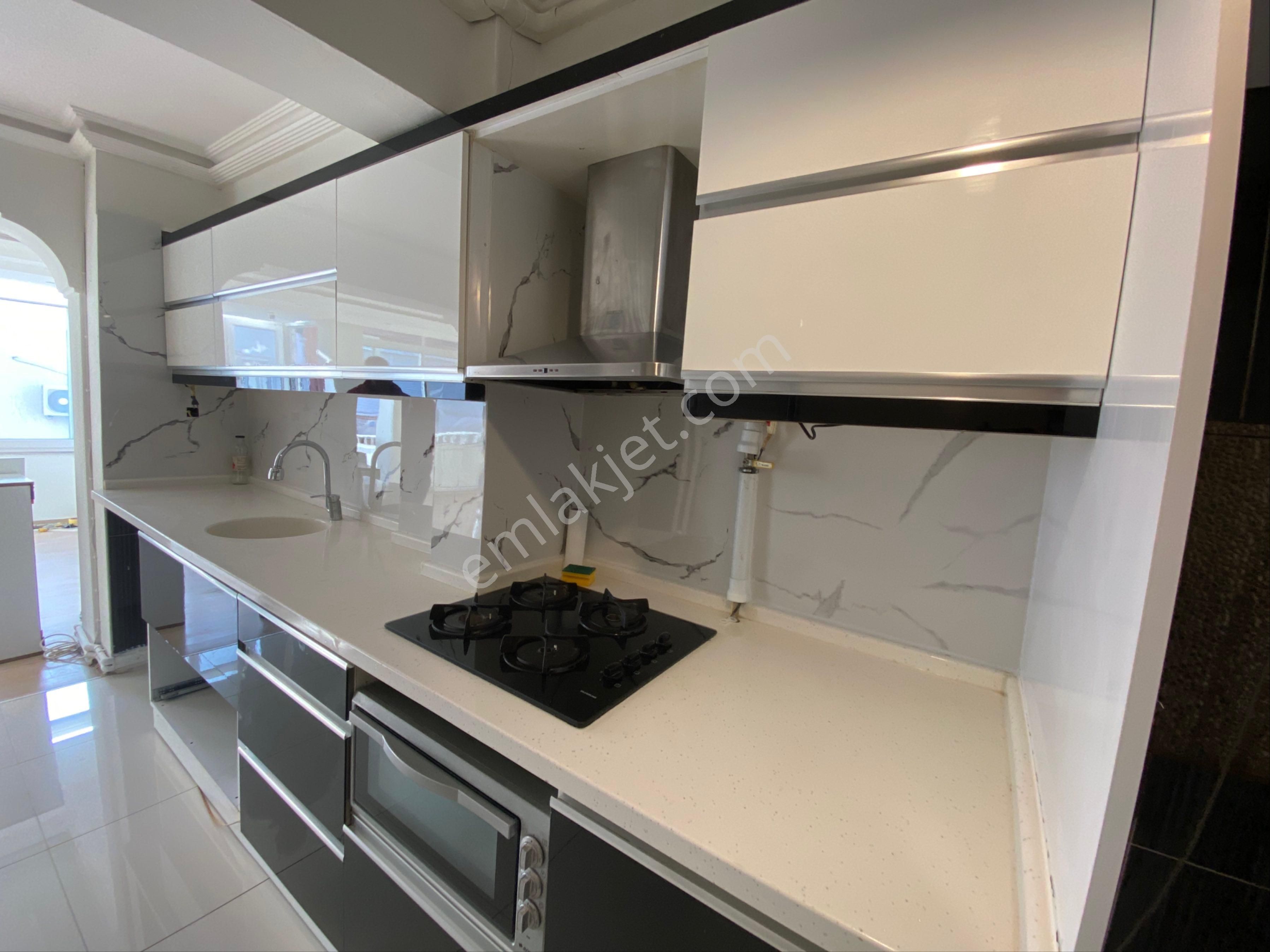 ✨ Konak / Kahramanlar Mahallesinde Kiralık 2+1 Doğalgazlı Daire ✨