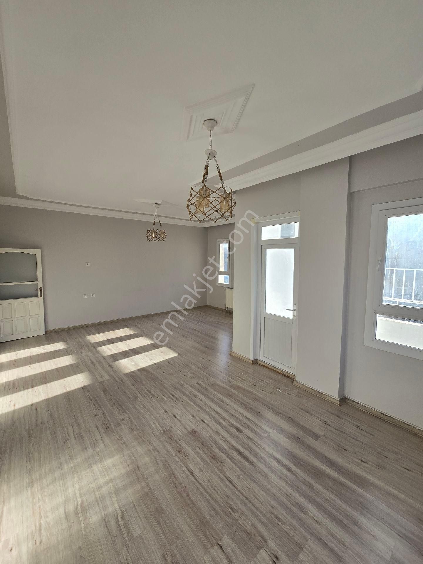 Fatih Emlak'tan Kiralık 4 Odalı Bakımlı Daire - Görsel 8