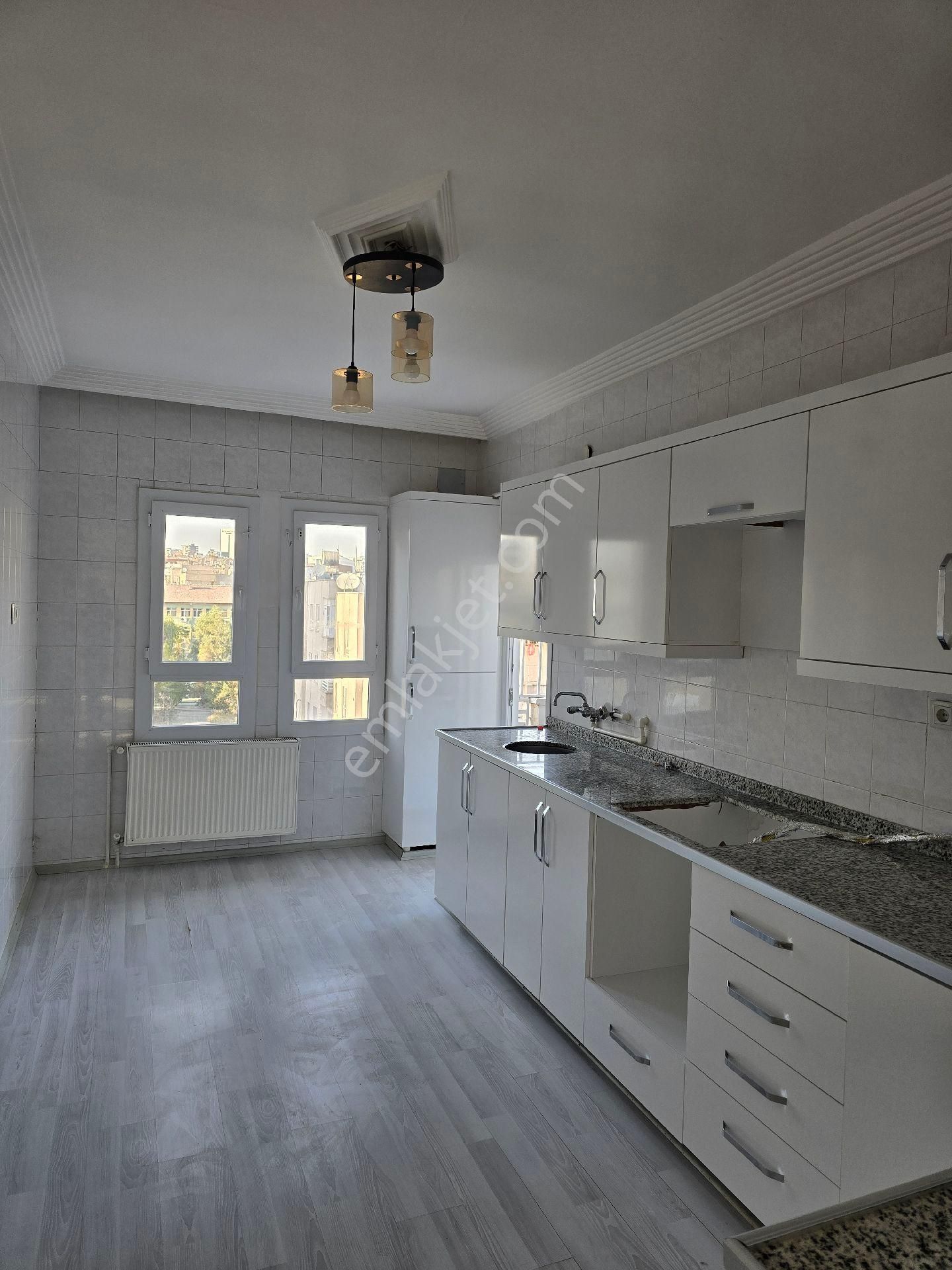 Fatih Emlak'tan Kiralık 4 Odalı Bakımlı Daire - Görsel 10