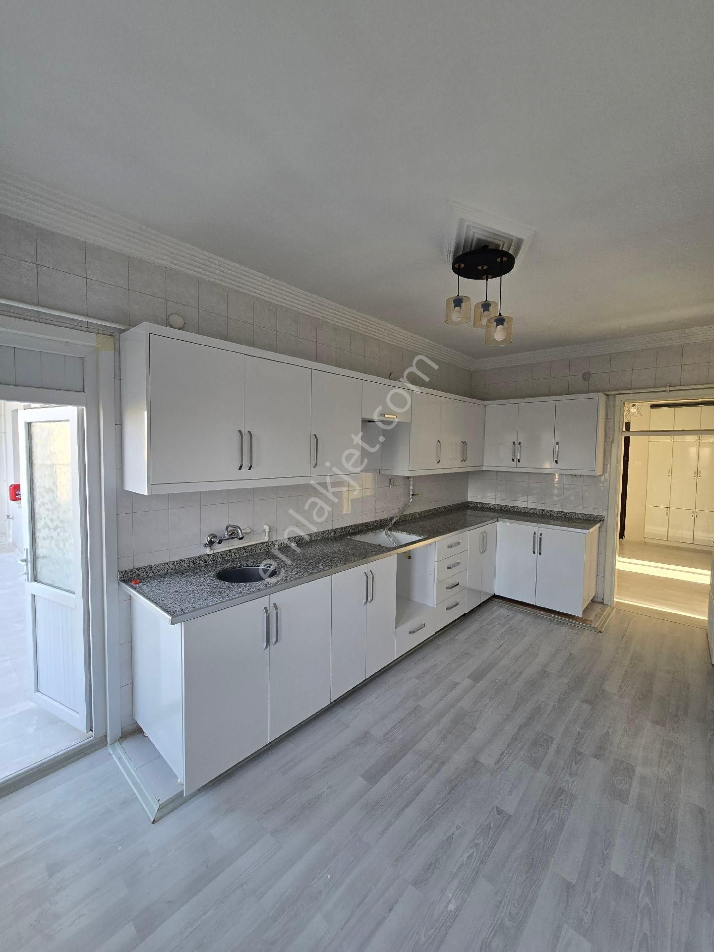 Fatih Emlak'tan Kiralık 4 Odalı Bakımlı Daire - Görsel 11