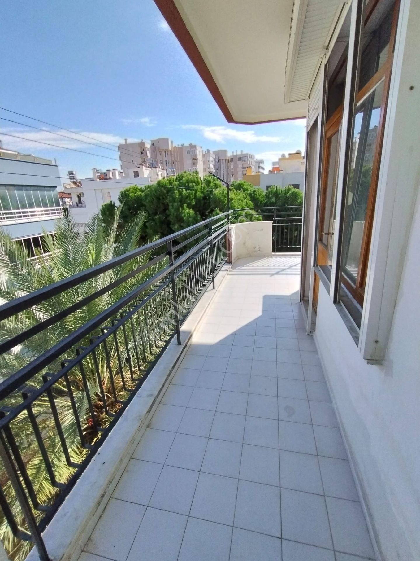 Liman'da Sahil Rotasında Yaşam, Geniş Planlı 3+1 Satılık Daire Denize 200 Mt - Görsel 7