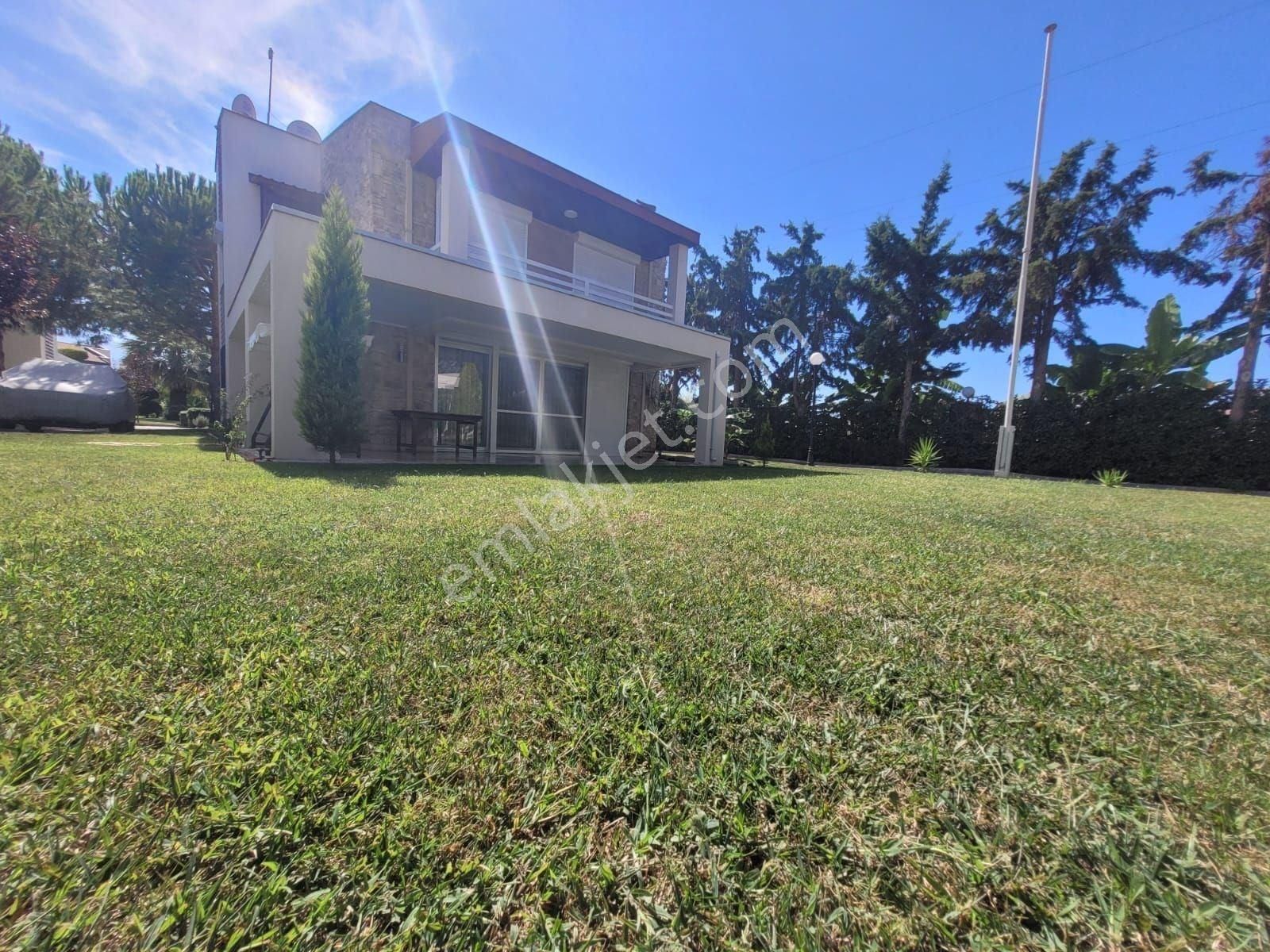 Kuşadası Sevgi Plajı’na 1 Km, Havuzlu Ve Güvenlikli Sitede Villa - Görsel 6