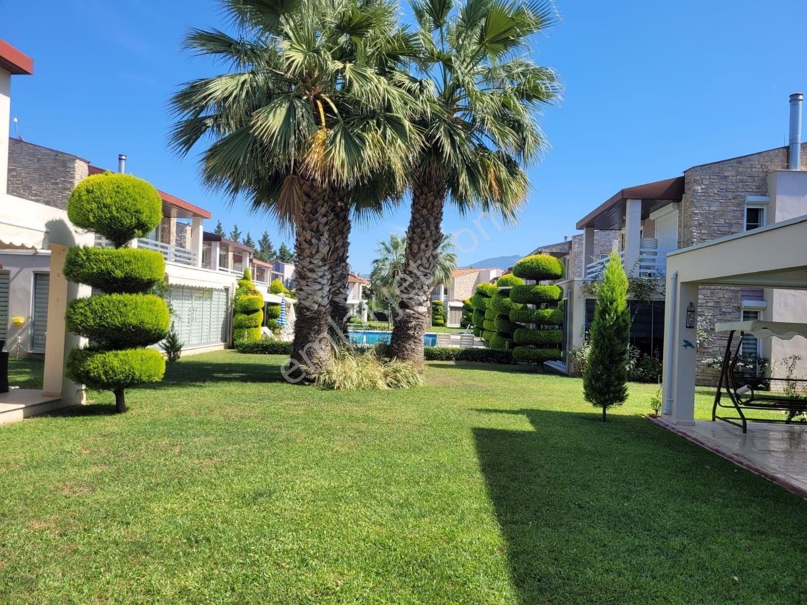 Kuşadası Sevgi Plajı’na 1 Km, Havuzlu Ve Güvenlikli Sitede Villa - Görsel 9