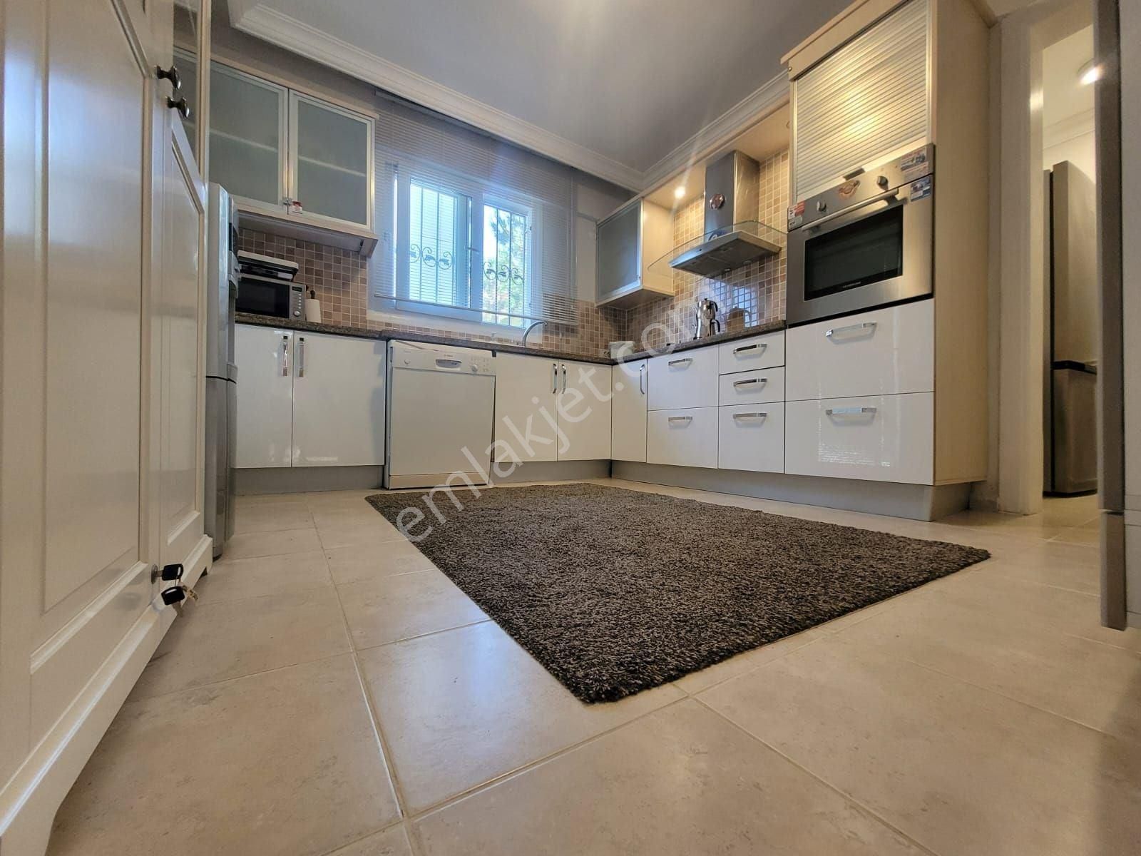 Kuşadası Sevgi Plajı’na 1 Km, Havuzlu Ve Güvenlikli Sitede Villa - Görsel 13