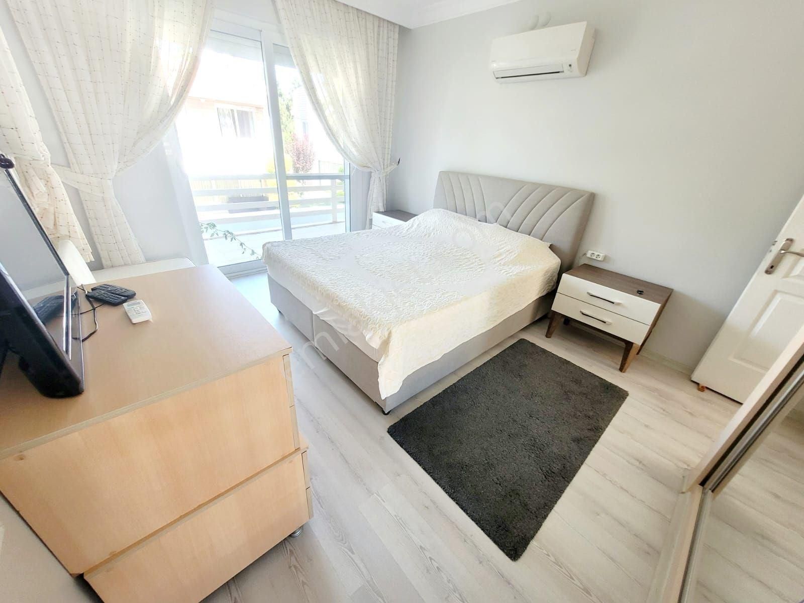 Kuşadası Sevgi Plajı’na 1 Km, Havuzlu Ve Güvenlikli Sitede Villa - Görsel 31