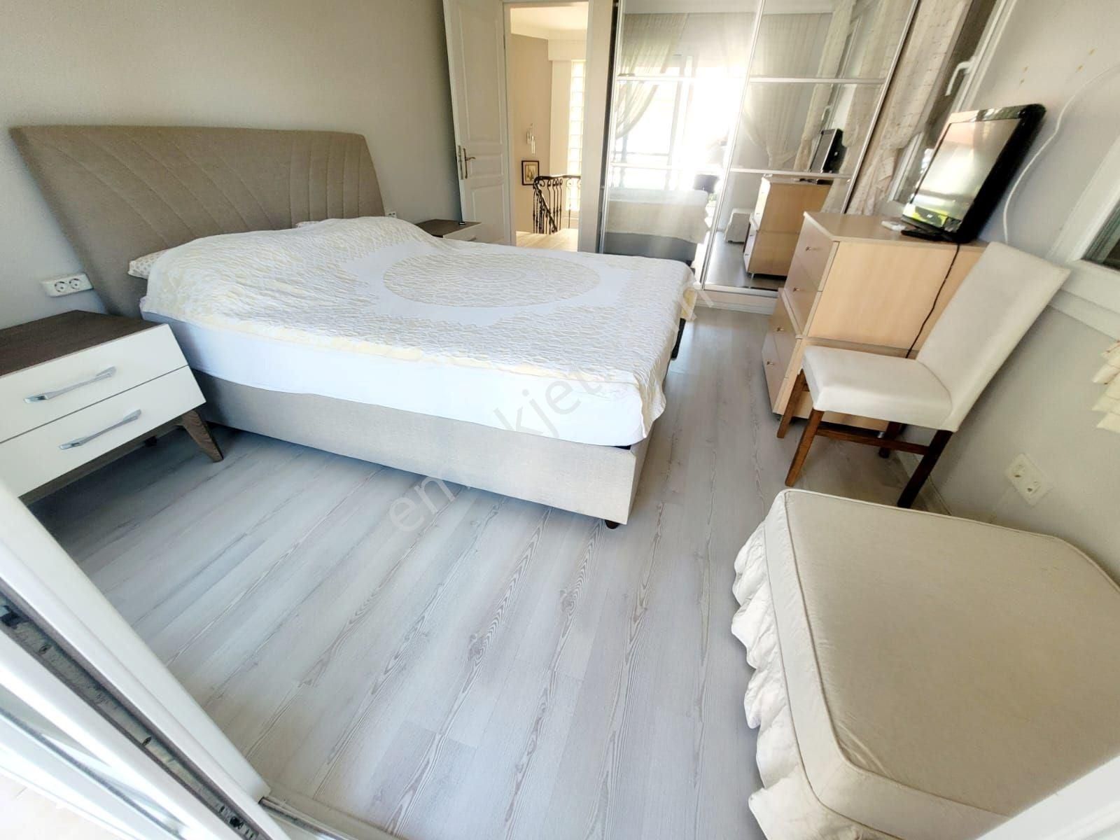 Kuşadası Sevgi Plajı’na 1 Km, Havuzlu Ve Güvenlikli Sitede Villa - Görsel 30