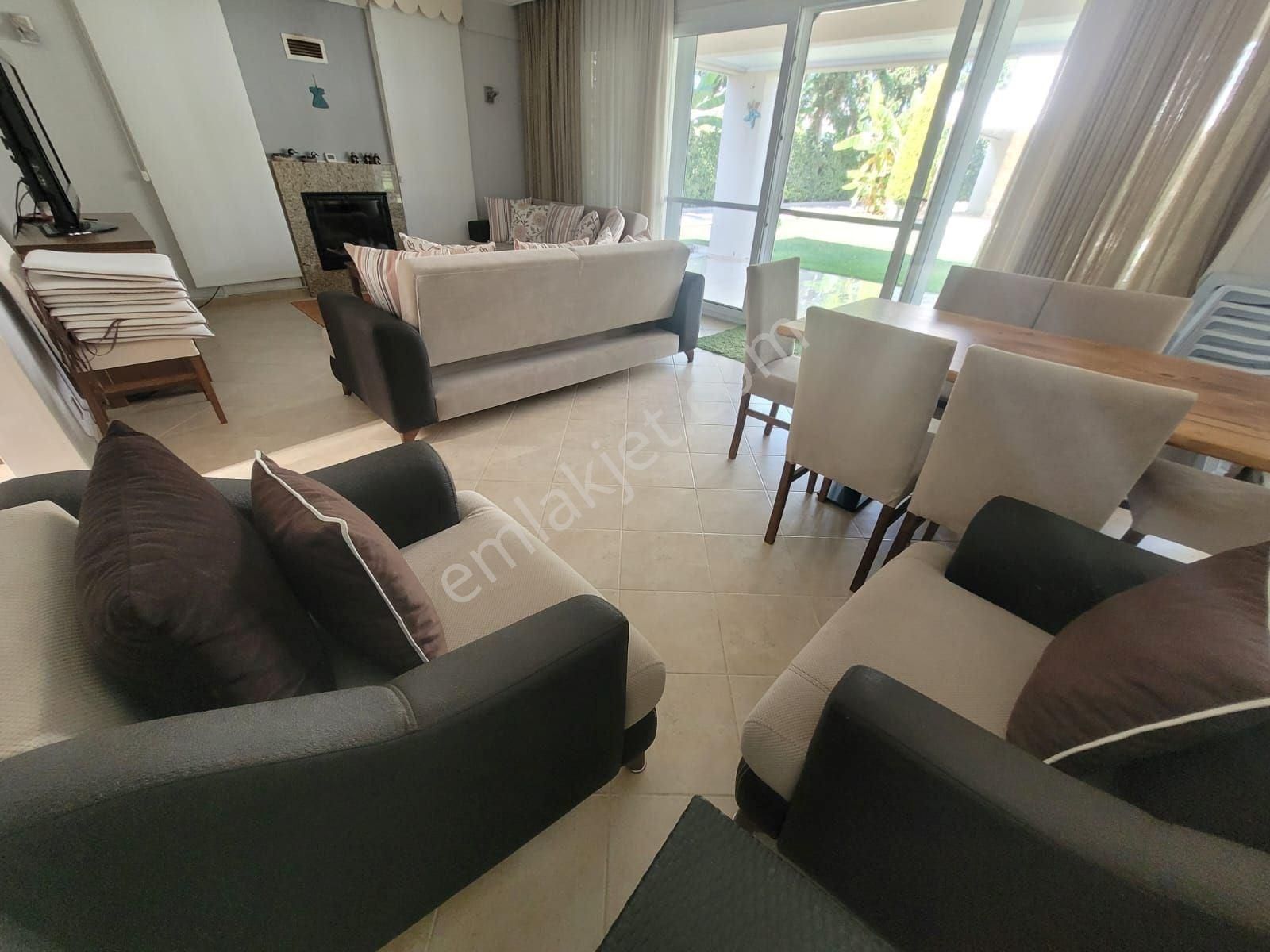 Kuşadası Sevgi Plajı’na 1 Km, Havuzlu Ve Güvenlikli Sitede Villa - Görsel 19