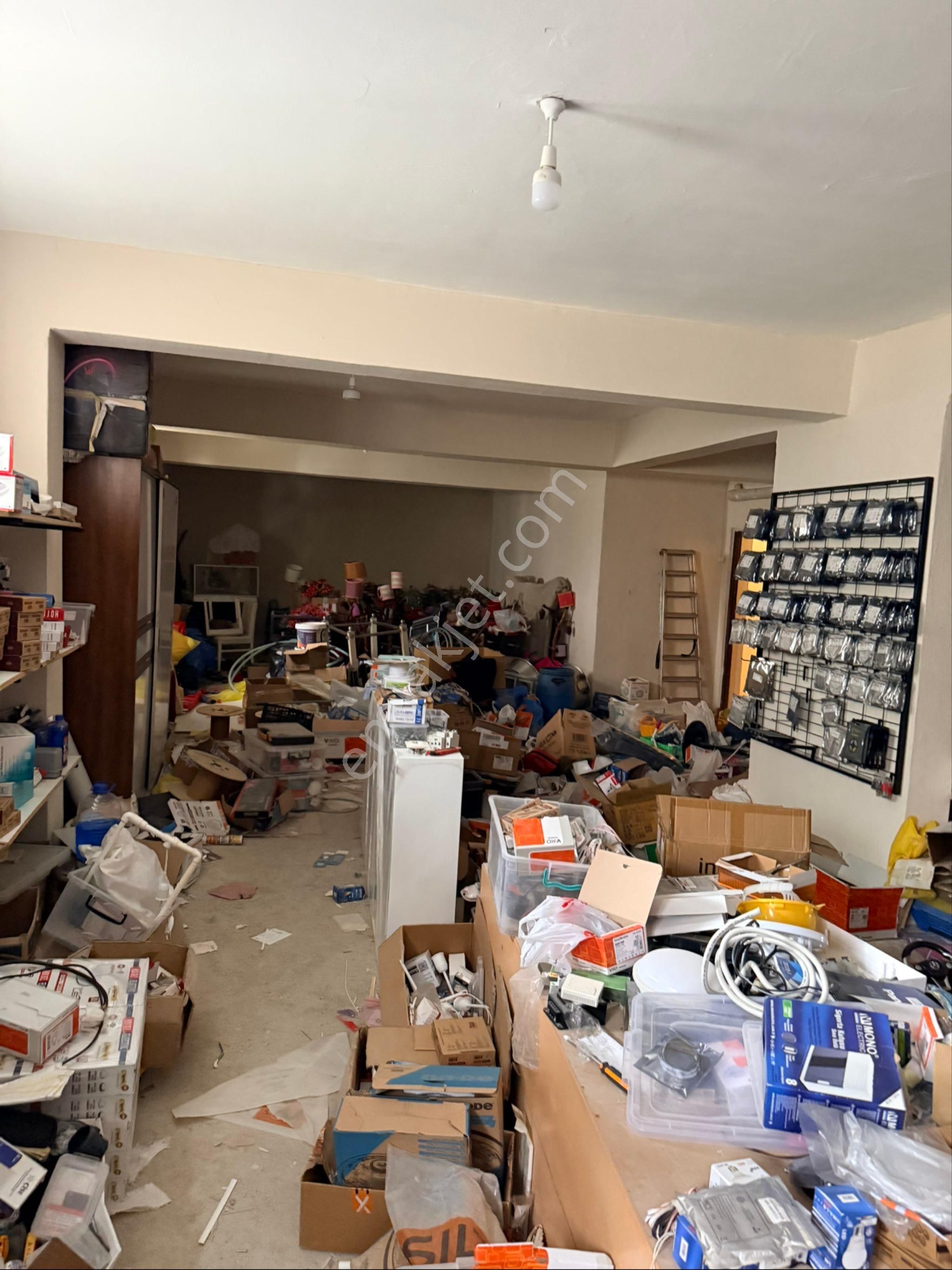 Çınarcıkta En Güzel 3+1 Dairesi 135 M² Ve 100 M²depo Alanı - Görsel 4