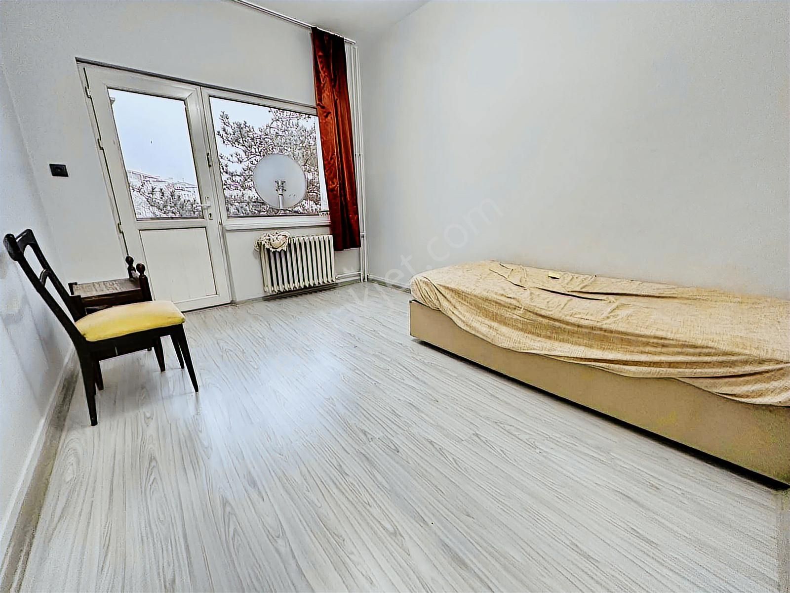 Tunalı Bestekar Sokakta 2+1 Ara Katta Bakımlı Kiralık Fırsatı!!! - Görsel 3