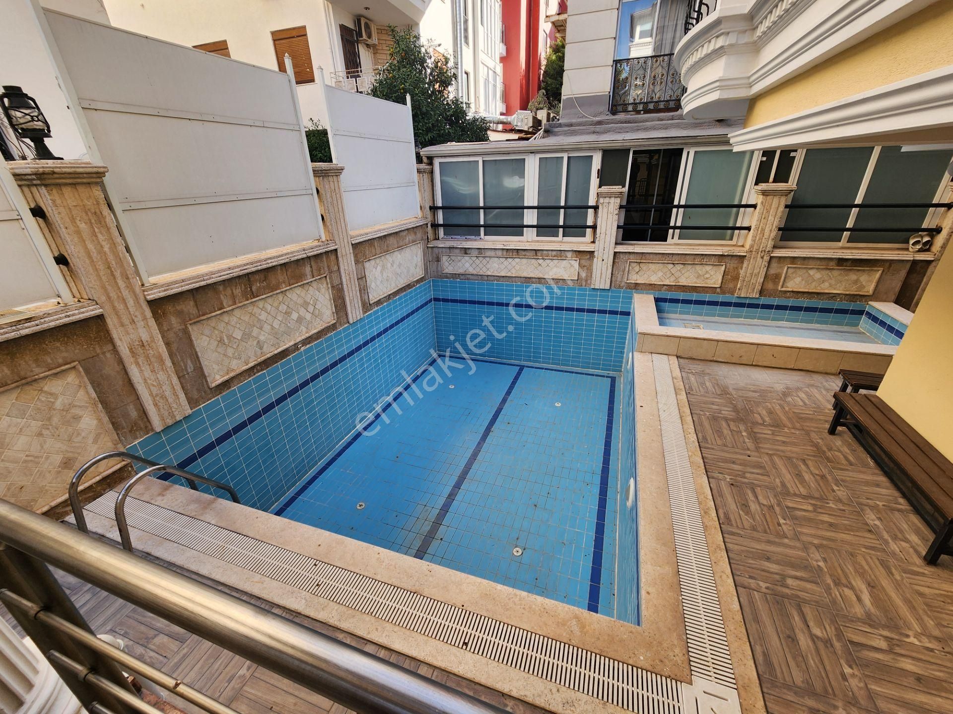 Havuzlu, Kapalı Otoparklı Sitede Satılık 200 M2 3+2 Dublex Daire - Görsel 33