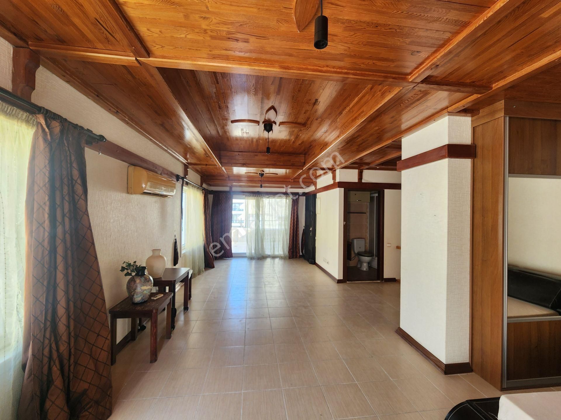 Havuzlu, Kapalı Otoparklı Sitede Satılık 200 M2 3+2 Dublex Daire - Görsel 24