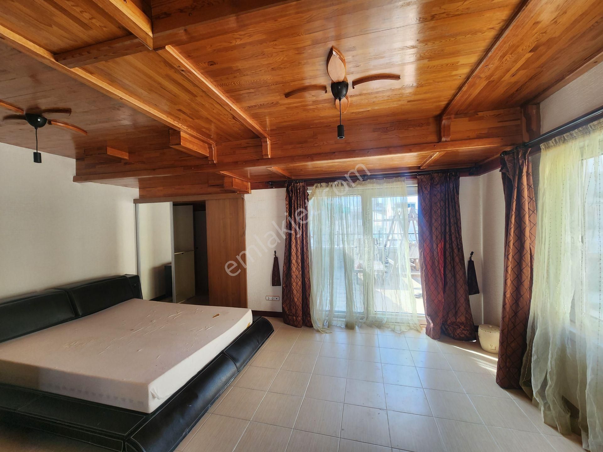 Havuzlu, Kapalı Otoparklı Sitede Satılık 200 M2 3+2 Dublex Daire - Görsel 21