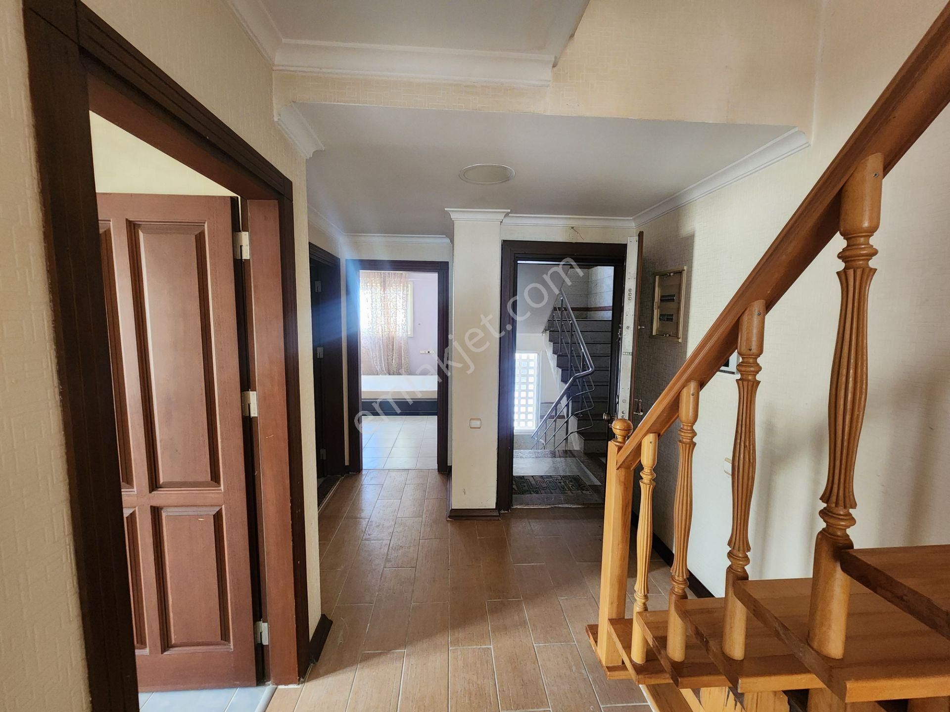 Havuzlu, Kapalı Otoparklı Sitede Satılık 200 M2 3+2 Dublex Daire - Görsel 13