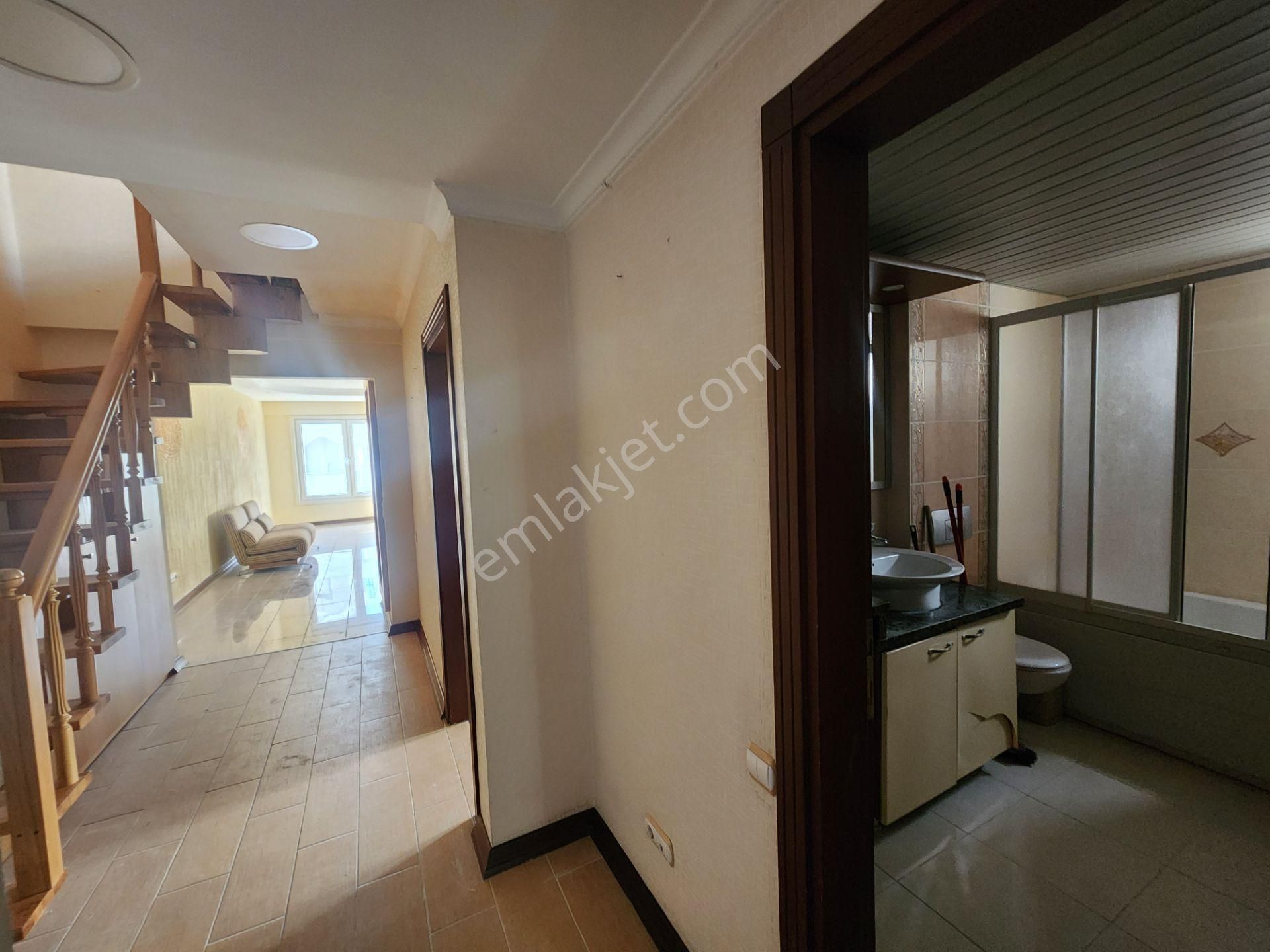 Havuzlu, Kapalı Otoparklı Sitede Satılık 200 M2 3+2 Dublex Daire - Görsel 10